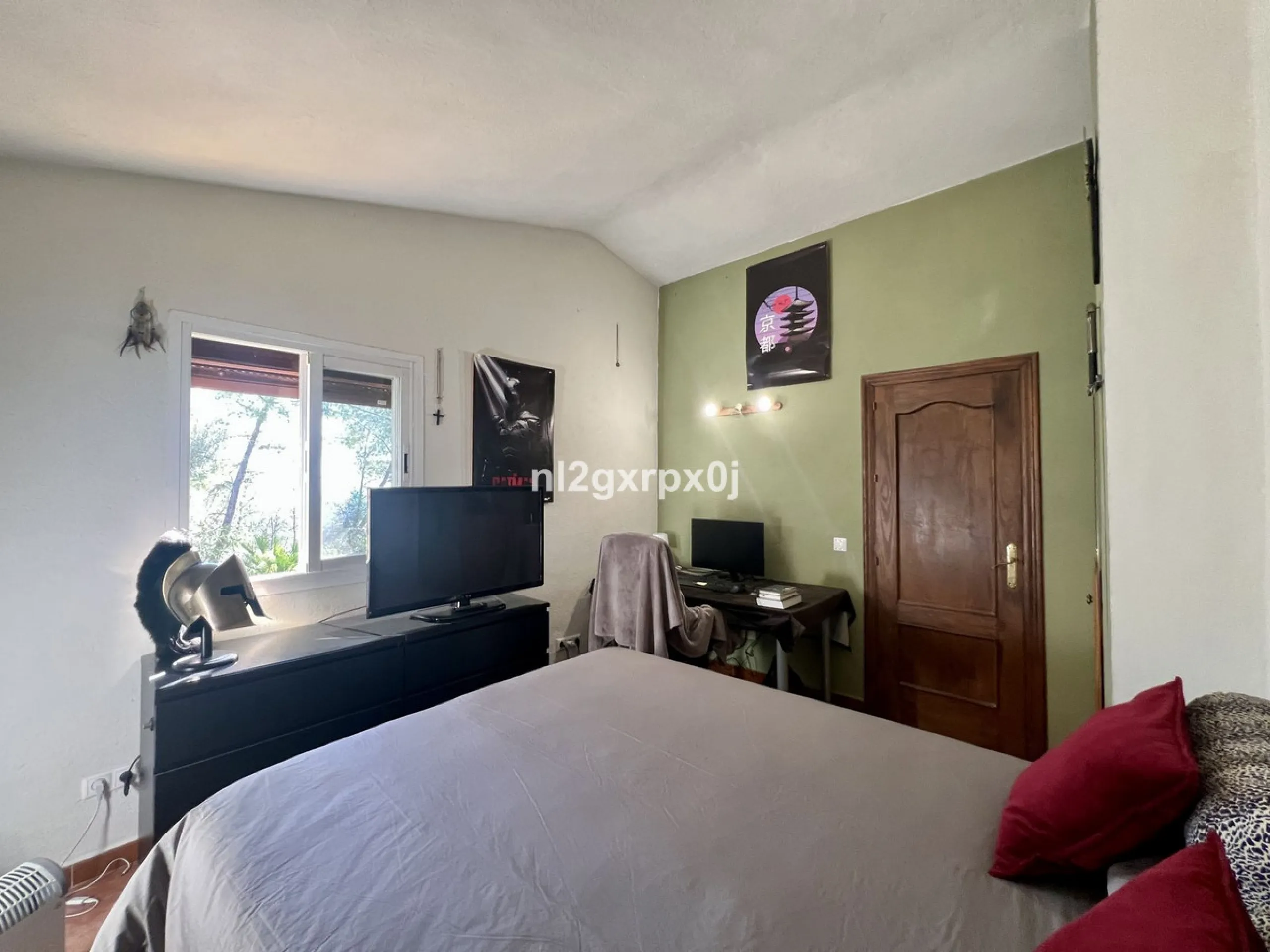 House - Detached Villa в продаже в Marbella, Málaga. В доме 5 спален и 3 ванных комнат. Площадь дома 397 м². Площадь участка 1220 м²