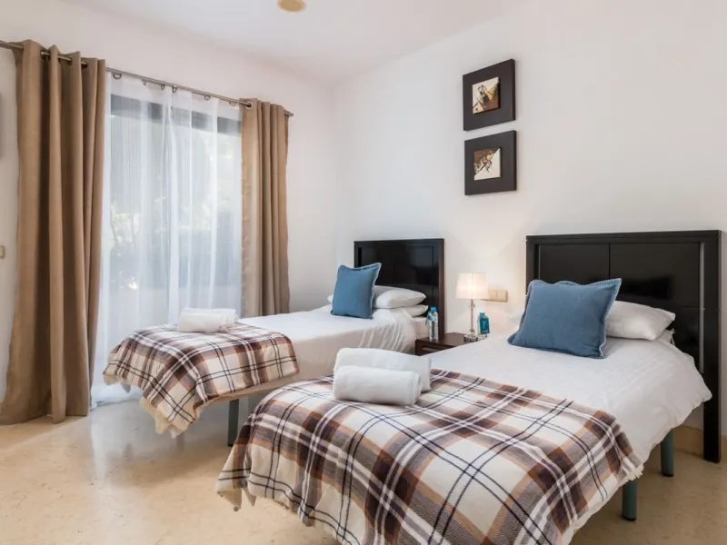 Capanes del Golf is a luxury development located between the coast and the village of Benahavis and only 15 minutes to the famous Puerto Banus and Marbella. The living room has direct access to the large north east facing terrace; the kitchen is fully fit