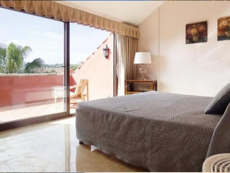 Those familiar with these executive apartments will be familiar with the quality that such a spacious property offers and the delightful setting in which it is located. The main level of the apartment sees a guest toilet, modern kitchen and utility room l