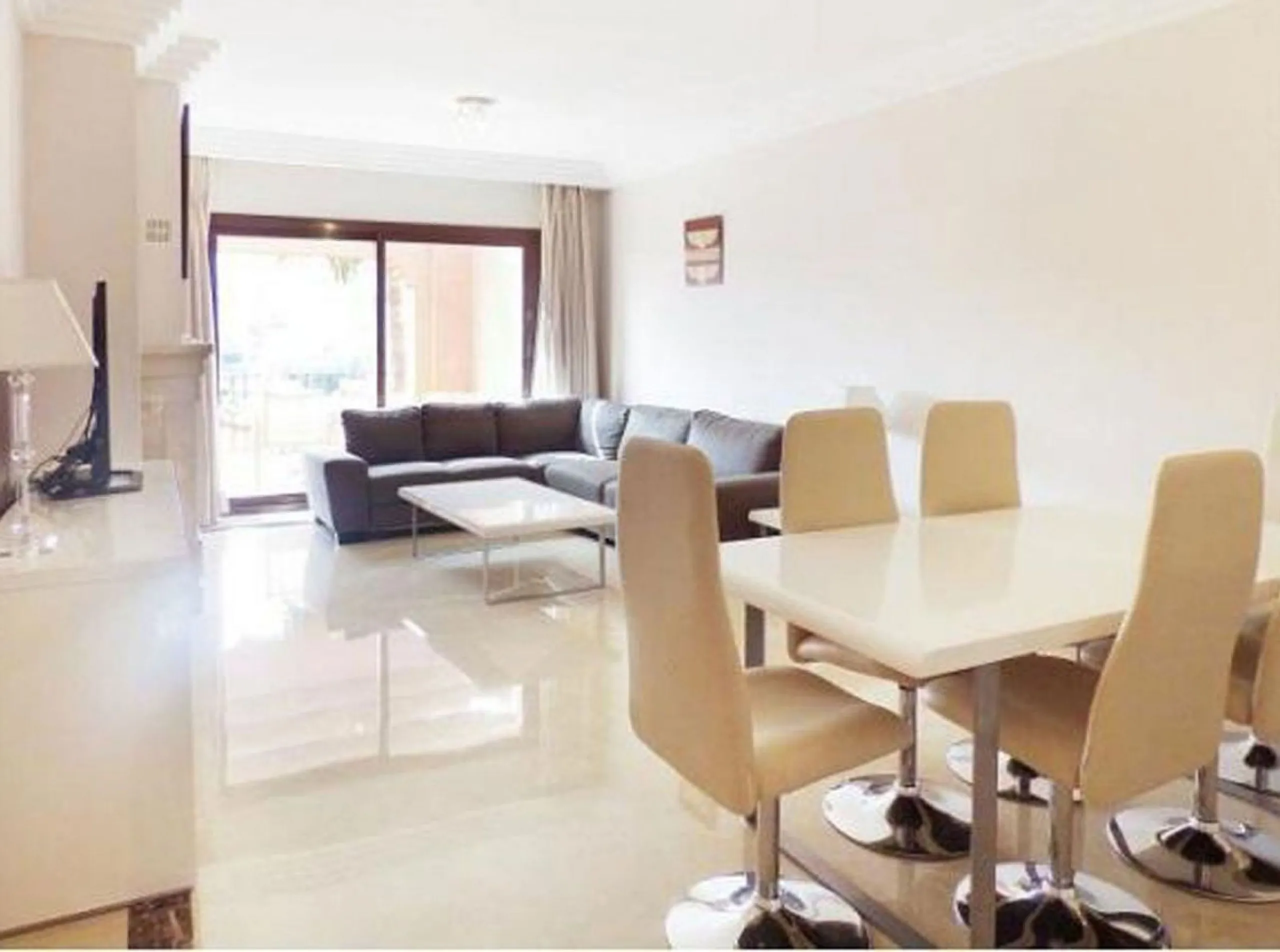 Those familiar with these executive apartments will be familiar with the quality that such a spacious property offers and the delightful setting in which it is located. The main level of the apartment sees a guest toilet, modern kitchen and utility room l