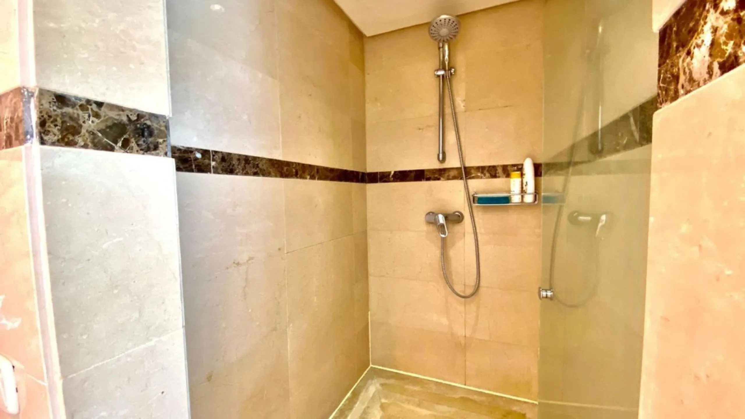 Those familiar with these executive apartments will be familiar with the quality that such a spacious property offers and the delightful setting in which it is located. The main level of the apartment sees a guest toilet, modern kitchen and utility room l