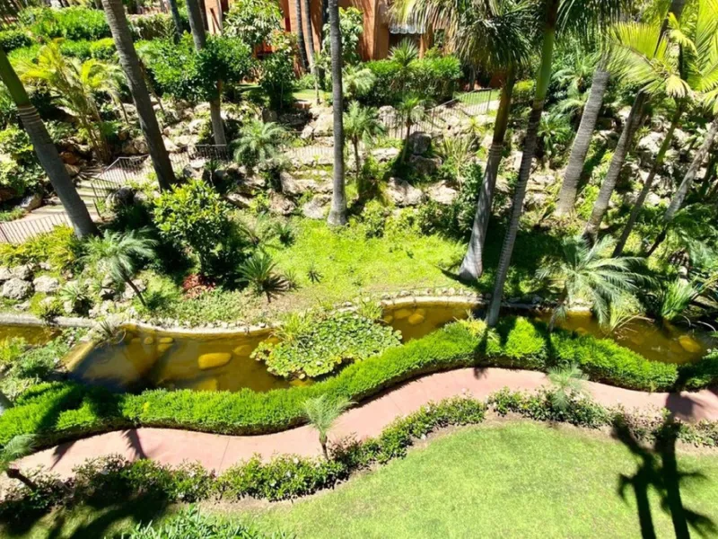 Those familiar with these executive apartments will be familiar with the quality that such a spacious property offers and the delightful setting in which it is located. The main level of the apartment sees a guest toilet, modern kitchen and utility room l