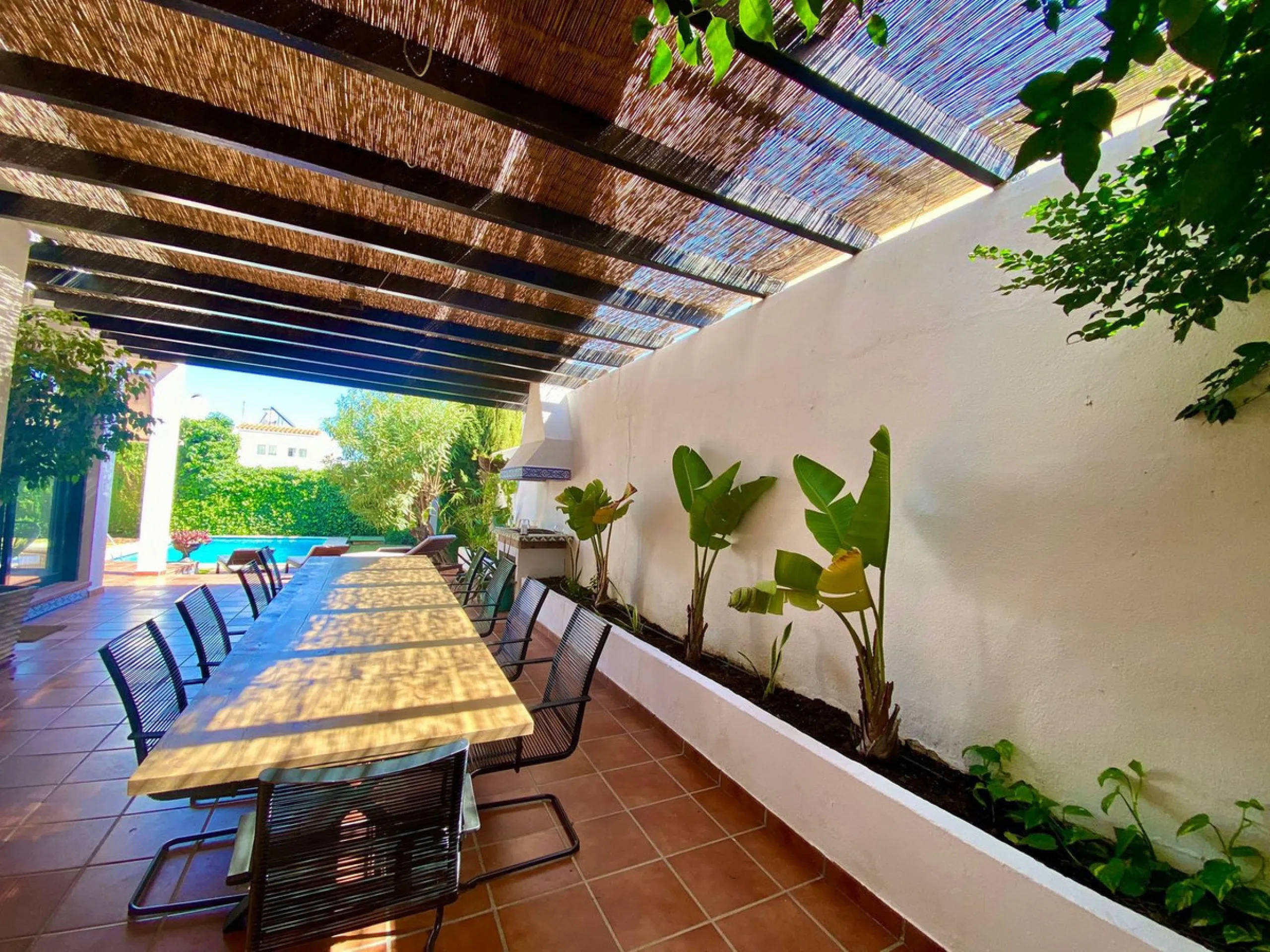 House - Detached Villa в продаже в Marbella, Málaga. В доме 6 спален и 6 ванных комнат. Площадь дома 300 м². Площадь участка 540 м²