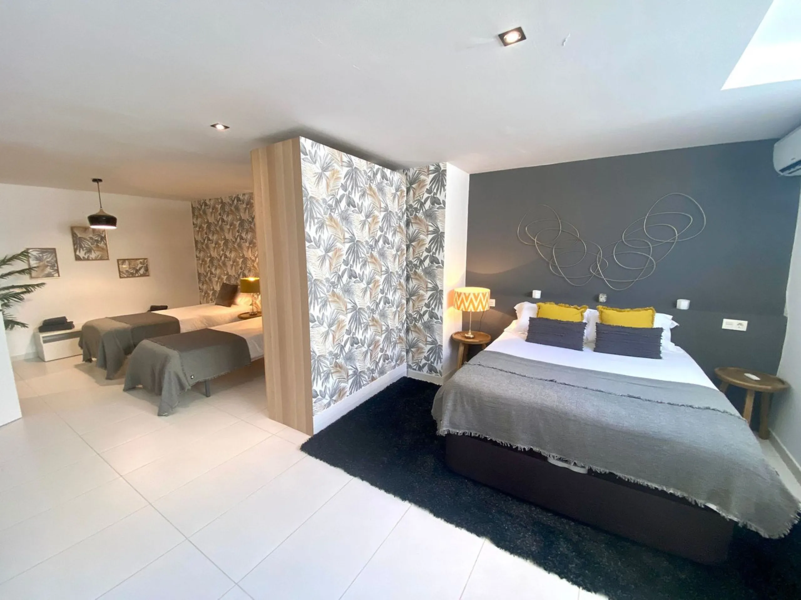 House - Detached Villa в продаже в Marbella, Málaga. В доме 6 спален и 6 ванных комнат. Площадь дома 300 м². Площадь участка 540 м²