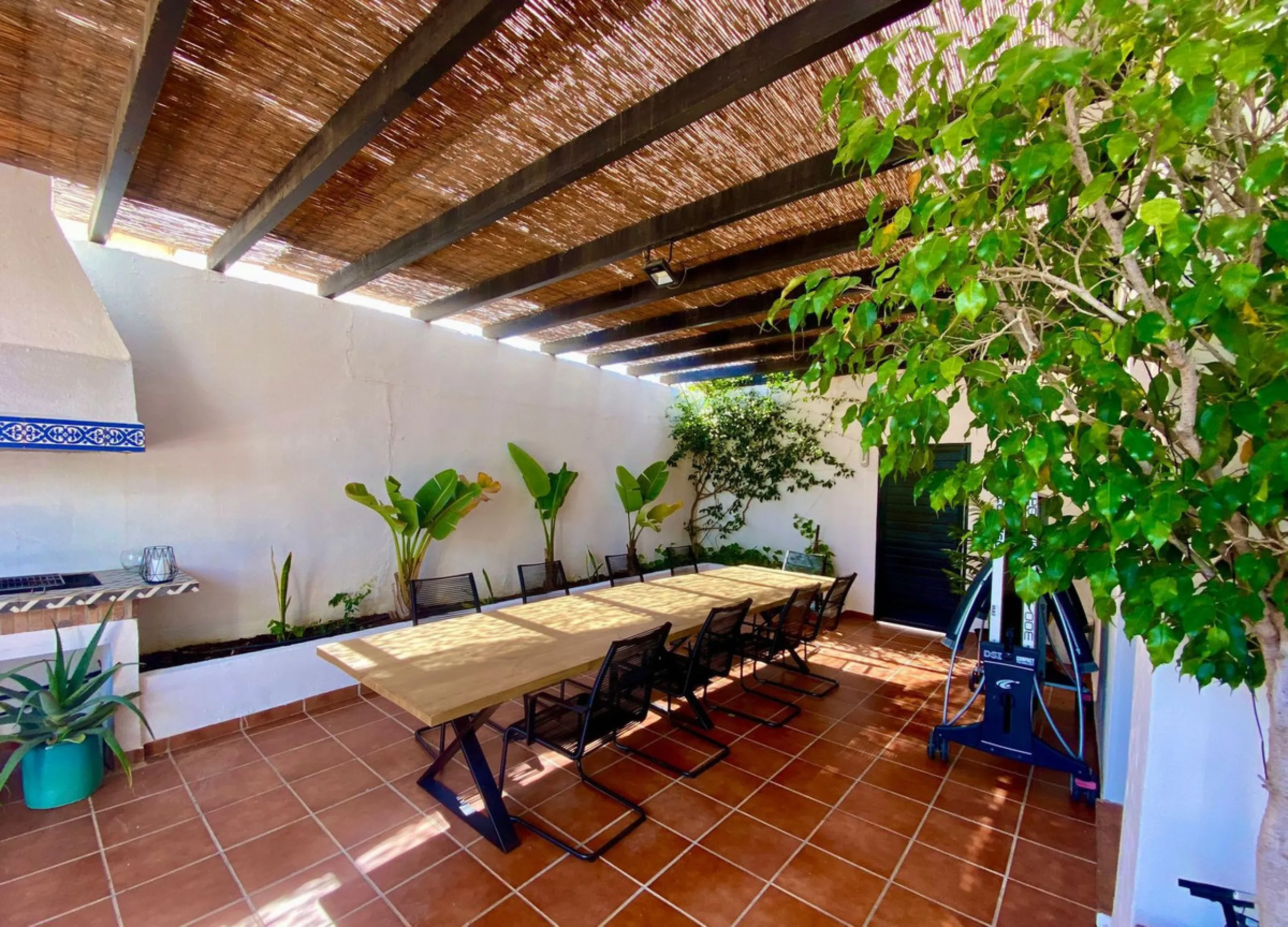 House - Detached Villa в продаже в Marbella, Málaga. В доме 6 спален и 6 ванных комнат. Площадь дома 300 м². Площадь участка 540 м²
