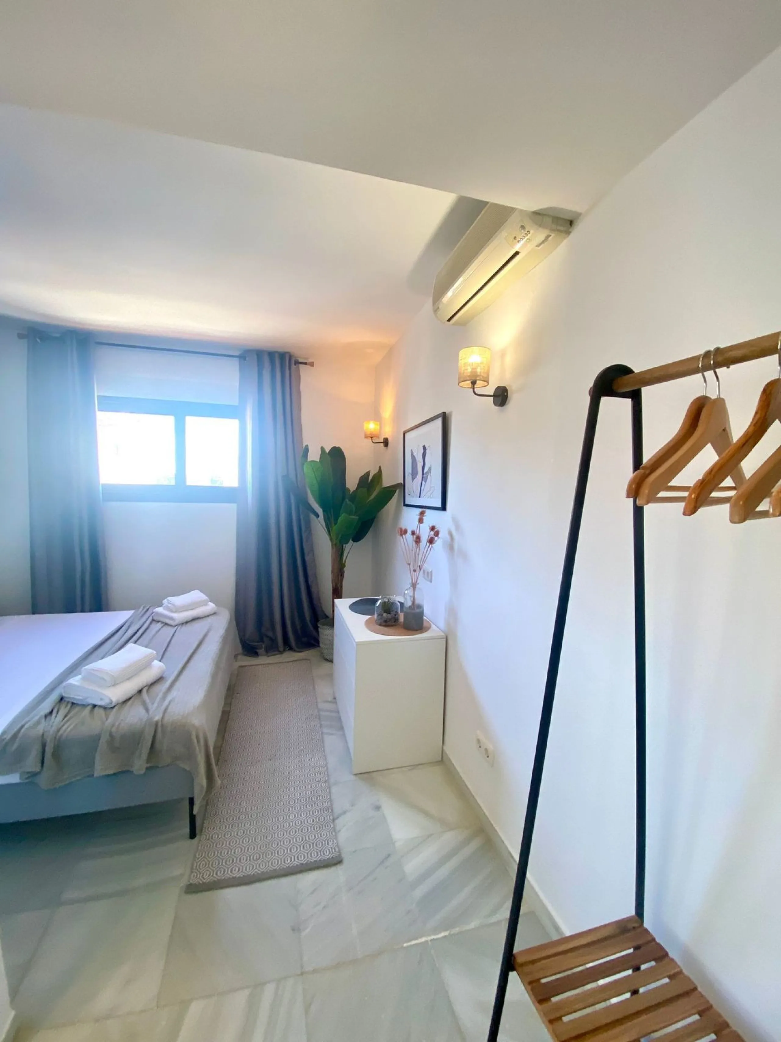 House - Detached Villa в продаже в Marbella, Málaga. В доме 6 спален и 6 ванных комнат. Площадь дома 300 м². Площадь участка 540 м²