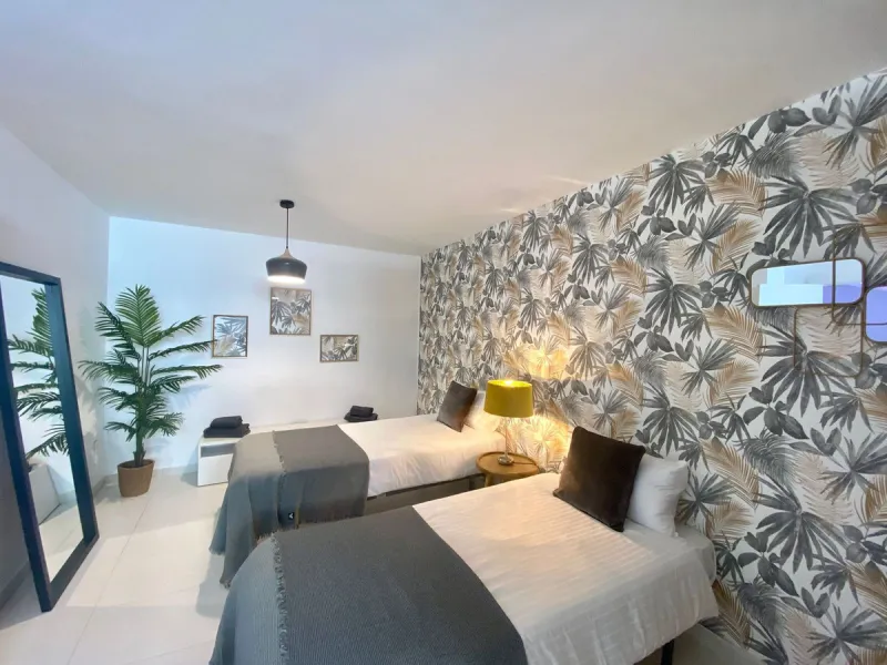 House - Detached Villa в продаже в Marbella, Málaga. В доме 6 спален и 6 ванных комнат. Площадь дома 300 м². Площадь участка 540 м²