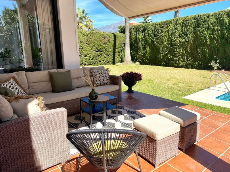 House - Detached Villa в продаже в Marbella, Málaga. В доме 6 спален и 6 ванных комнат. Площадь дома 300 м². Площадь участка 540 м²