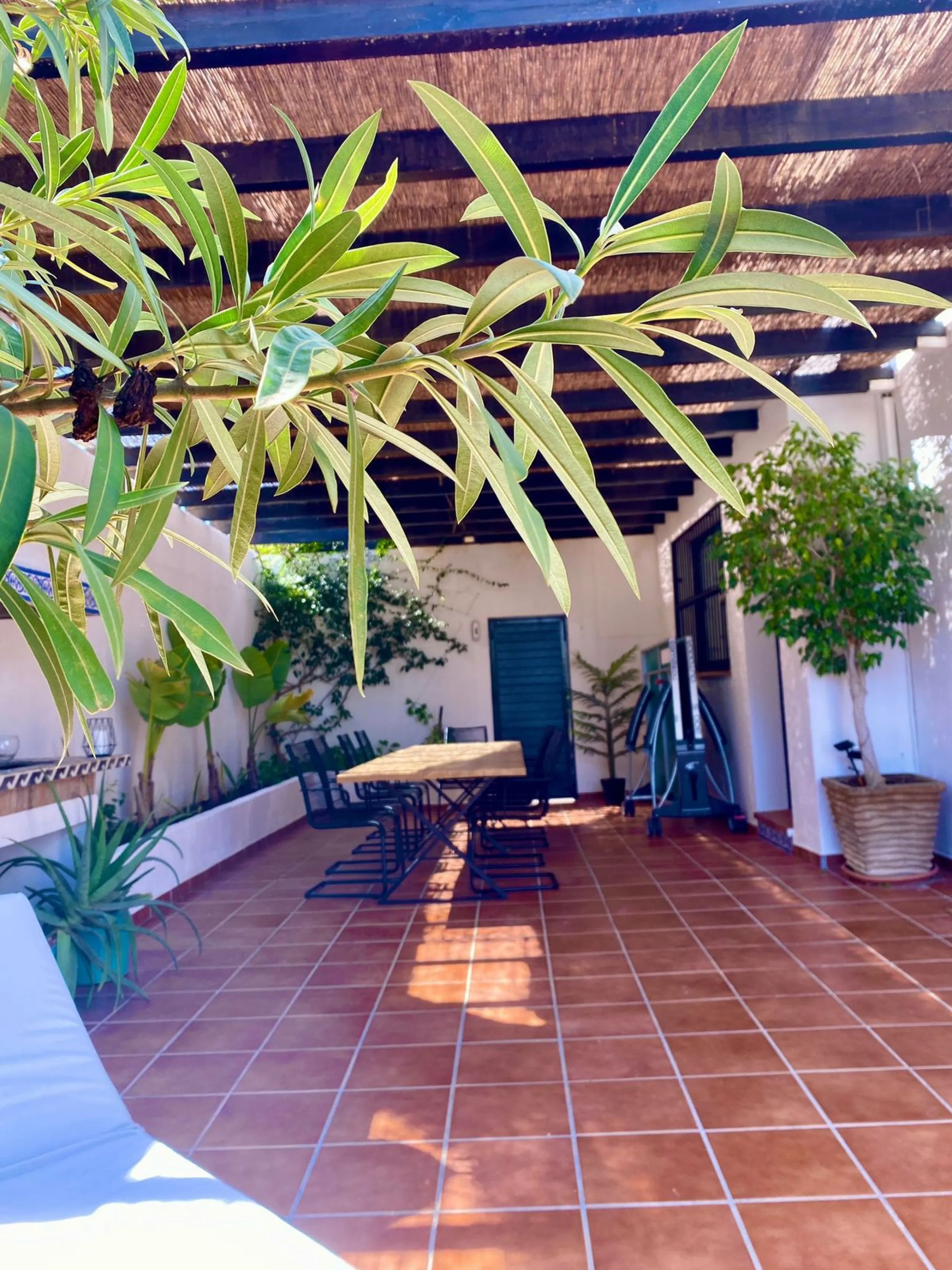 House - Detached Villa в продаже в Marbella, Málaga. В доме 6 спален и 6 ванных комнат. Площадь дома 300 м². Площадь участка 540 м²