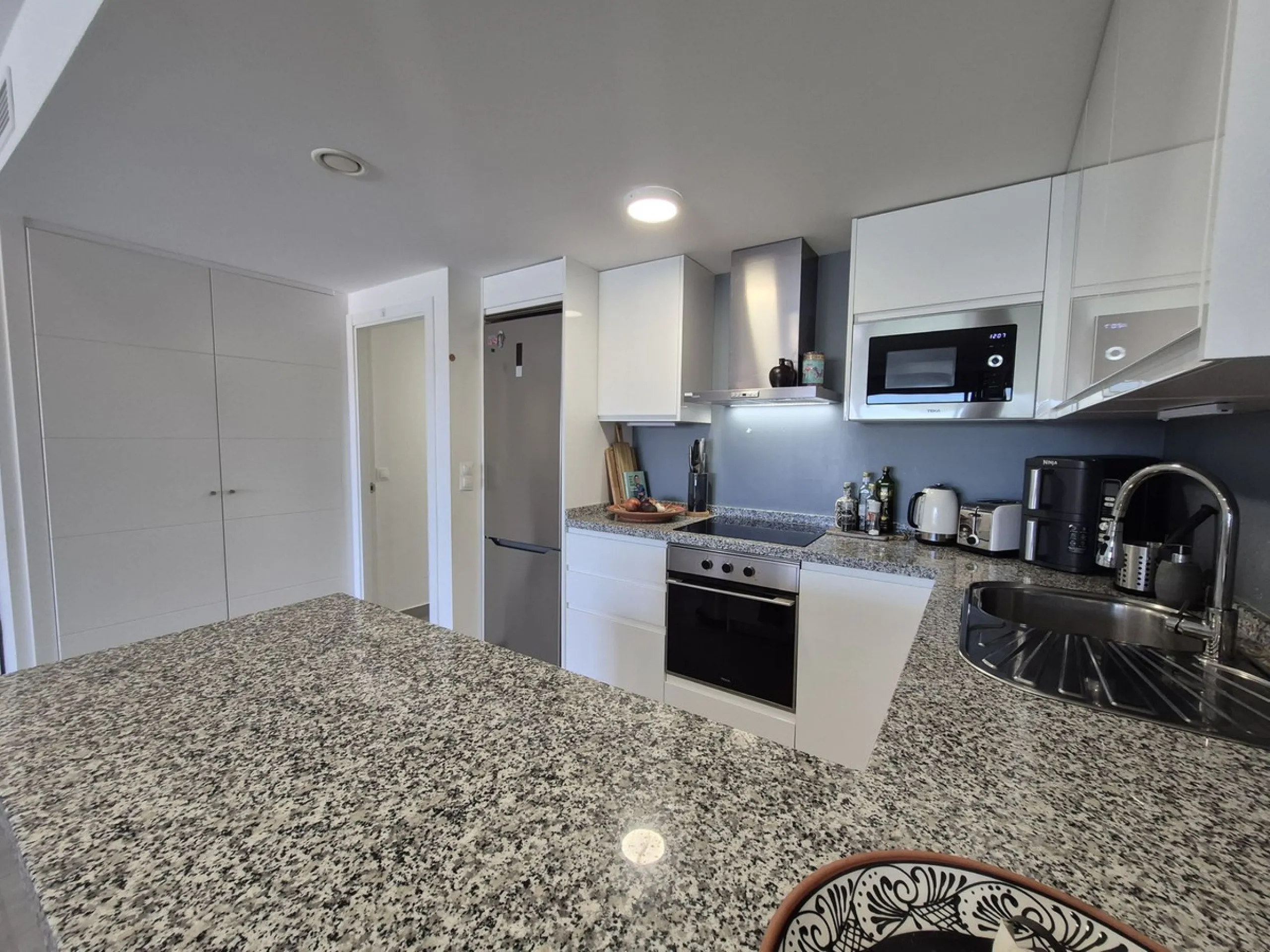 Beautiful 2 Bedroom Apartment for Sale in Puerto de la Duquesa, Manilva – Large Terraces, Golf Views, Garage & Gym