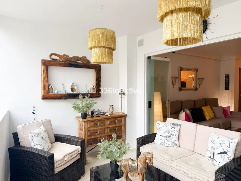 A beautifully presented 2 bedroom ground floor apartment in immaculate decorative condition, offering generous interior space, a private terrace, secure parking, and a full range of practical features for comfortable everyday living. Fully ready to move i