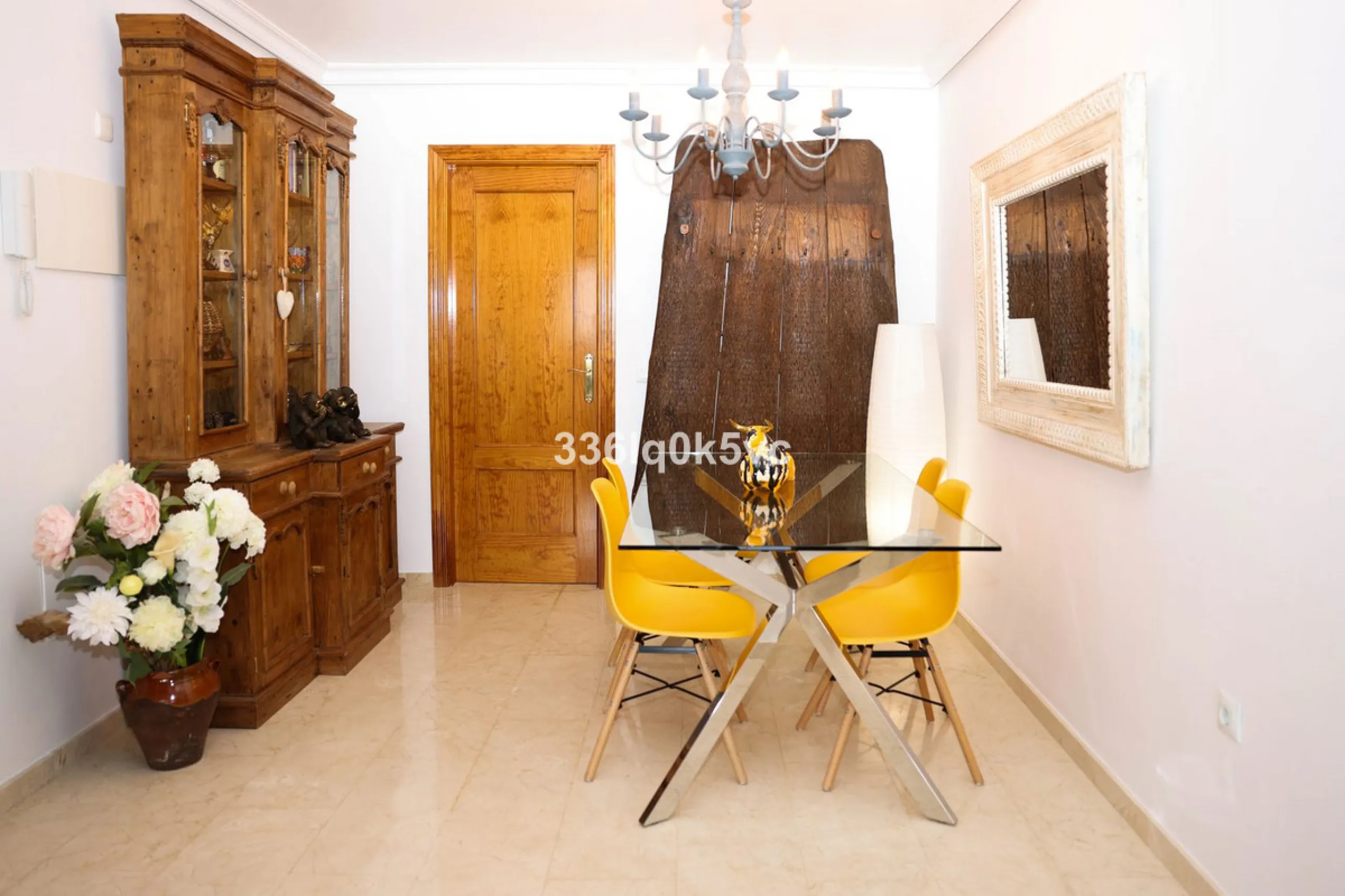 A beautifully presented 2 bedroom ground floor apartment in immaculate decorative condition, offering generous interior space, a private terrace, secure parking, and a full range of practical features for comfortable everyday living. Fully ready to move i