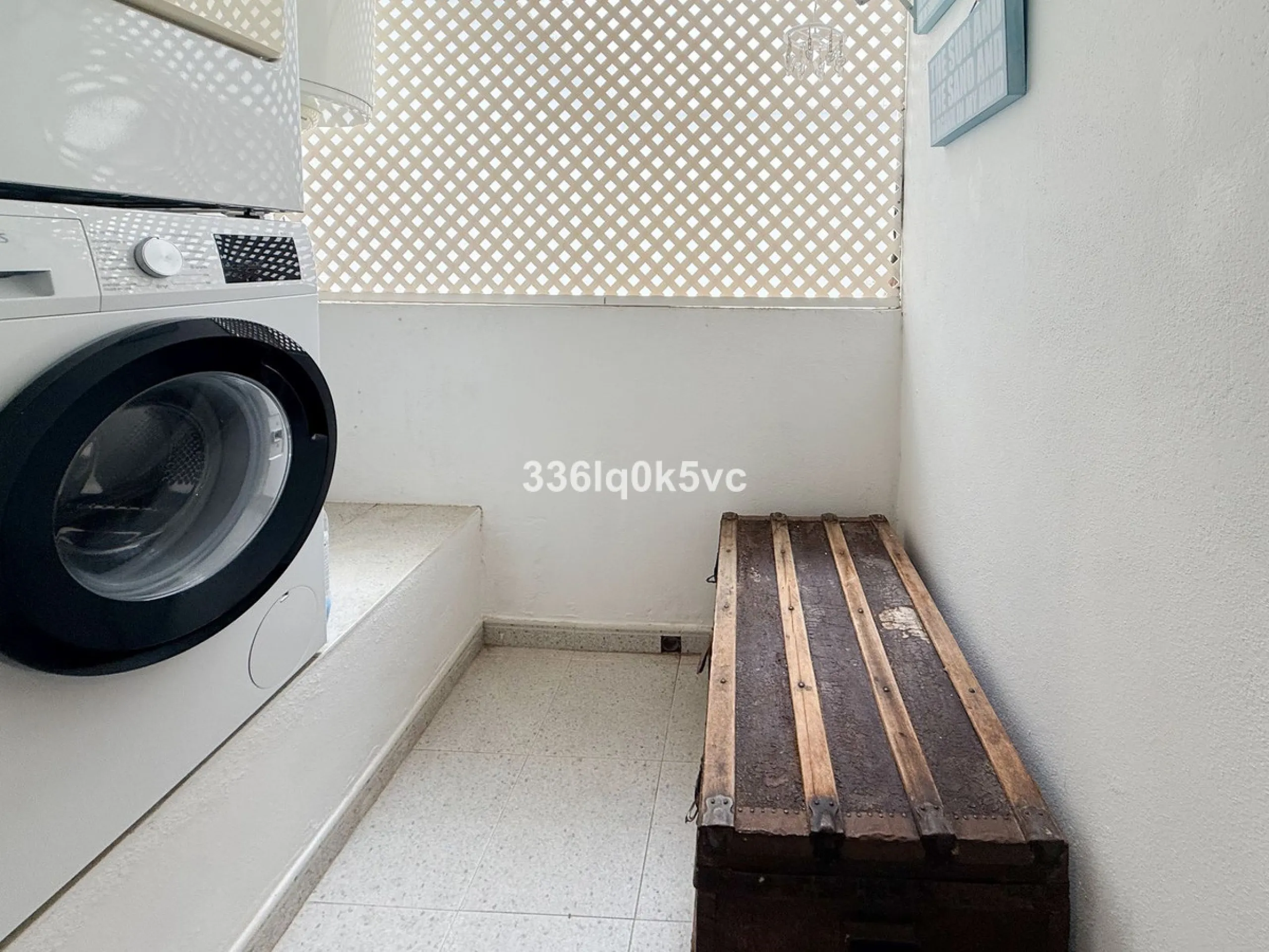 A beautifully presented 2 bedroom ground floor apartment in immaculate decorative condition, offering generous interior space, a private terrace, secure parking, and a full range of practical features for comfortable everyday living. Fully ready to move i