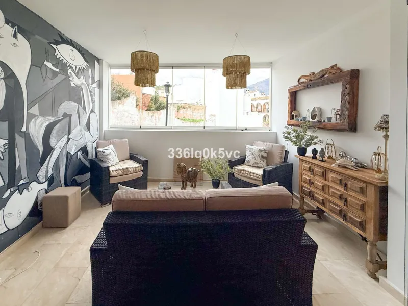 A beautifully presented 2 bedroom ground floor apartment in immaculate decorative condition, offering generous interior space, a private terrace, secure parking, and a full range of practical features for comfortable everyday living. Fully ready to move i