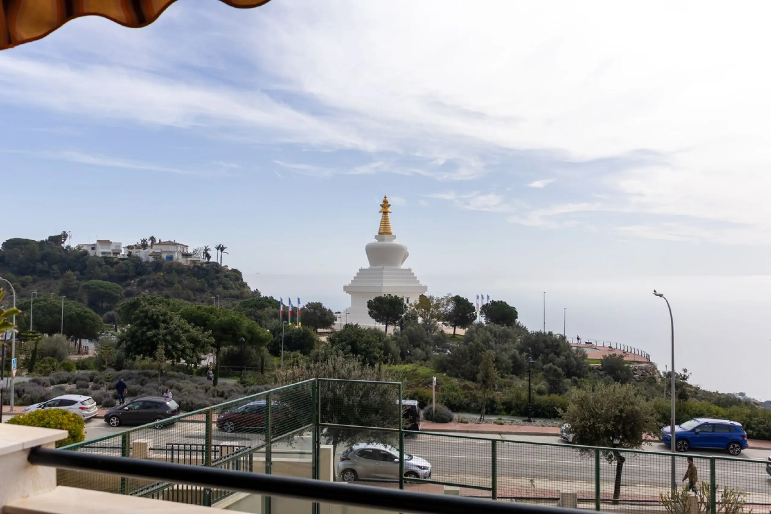 Spectacular Home with Sea Views, 2 Parking Spaces, and Private Office next to the Benalmádena Stupa