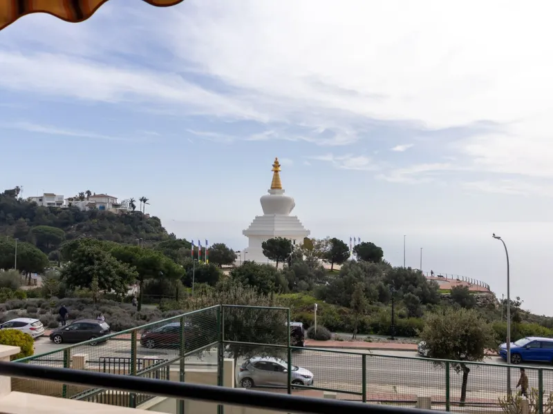 Spectacular Home with Sea Views, 2 Parking Spaces, and Private Office next to the Benalmádena Stupa