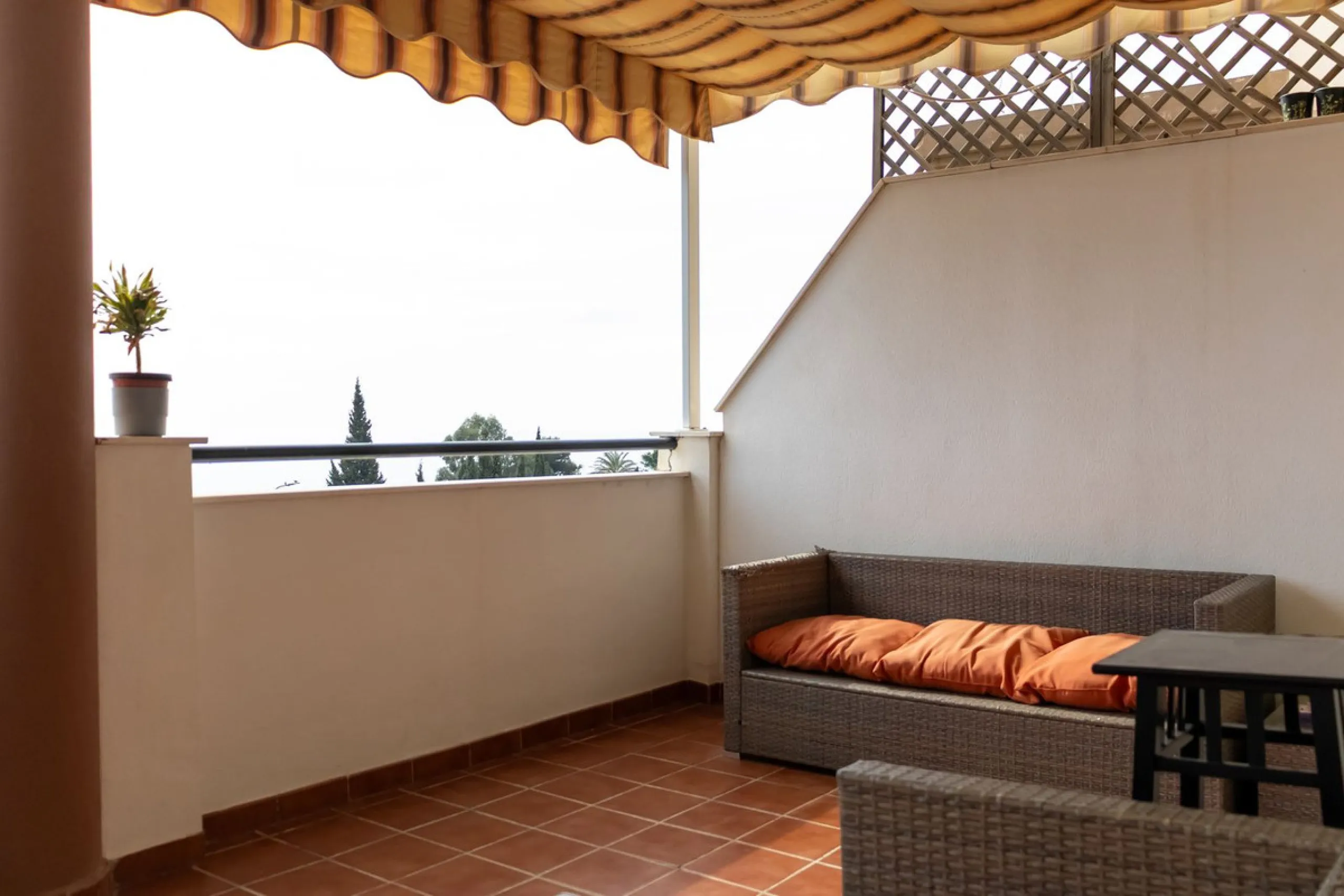 Spectacular Home with Sea Views, 2 Parking Spaces, and Private Office next to the Benalmádena Stupa