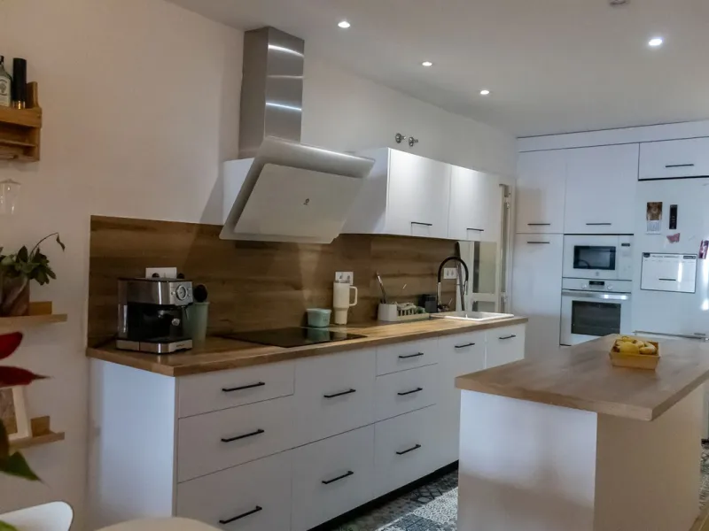 Spectacular Home with Sea Views, 2 Parking Spaces, and Private Office next to the Benalmádena Stupa