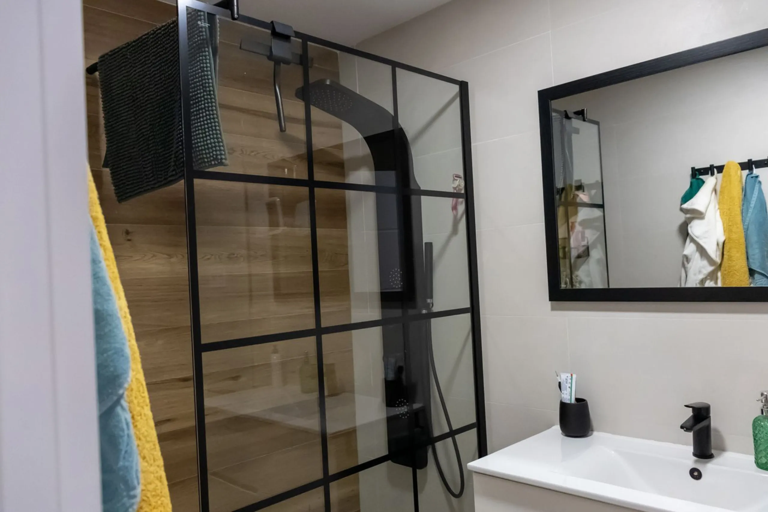 Spectacular Home with Sea Views, 2 Parking Spaces, and Private Office next to the Benalmádena Stupa
