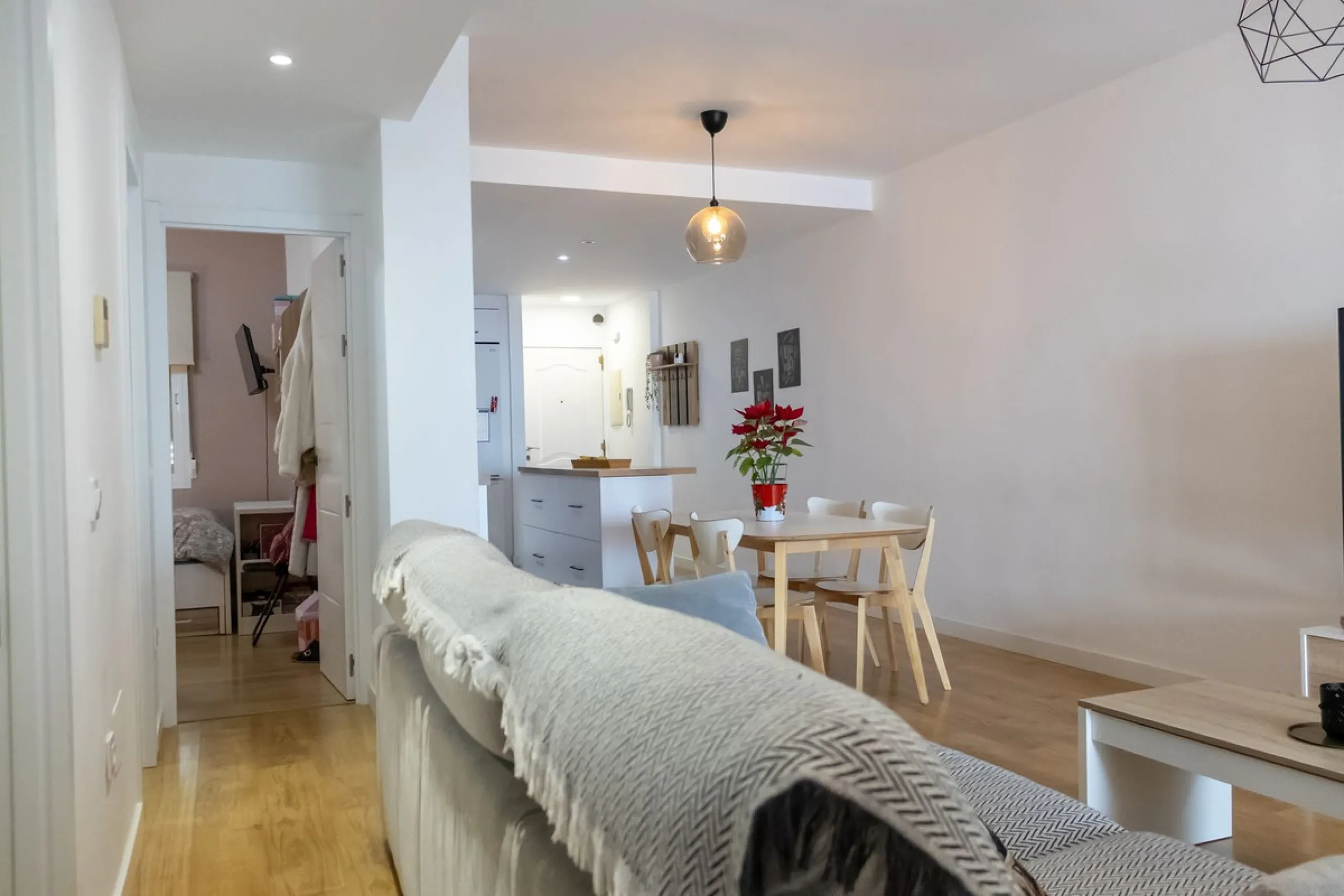 Spectacular Home with Sea Views, 2 Parking Spaces, and Private Office next to the Benalmádena Stupa