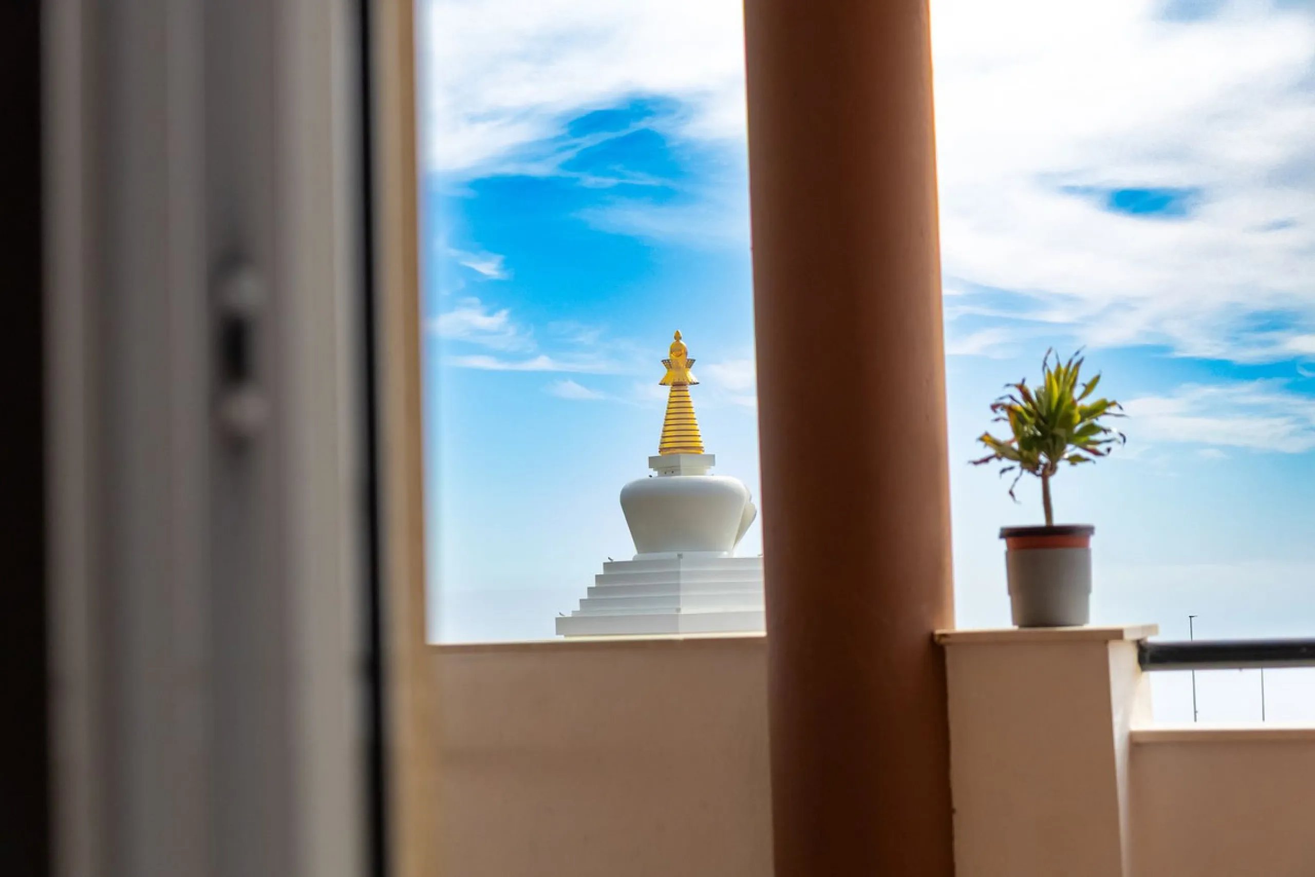 Spectacular Home with Sea Views, 2 Parking Spaces, and Private Office next to the Benalmádena Stupa