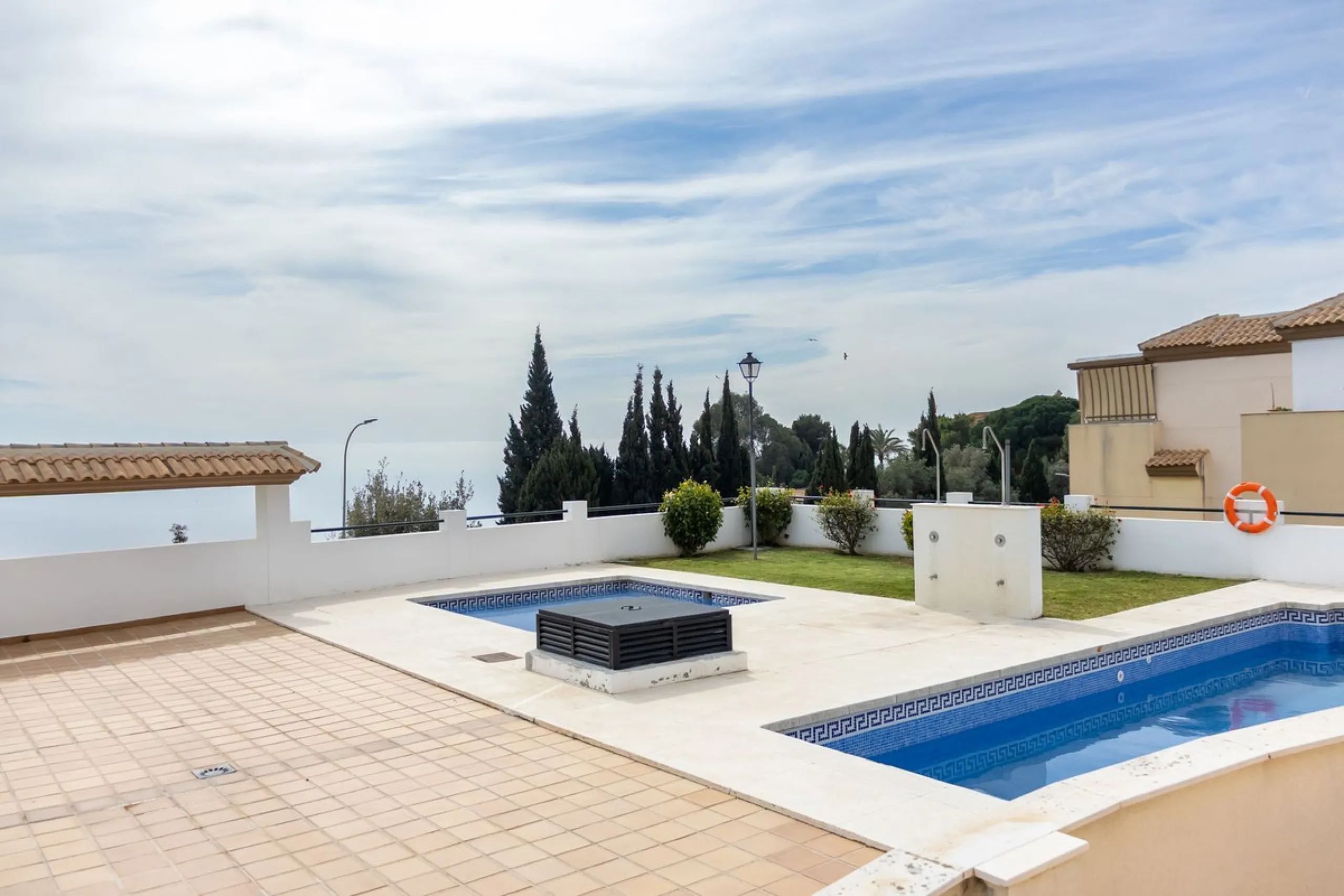 Spectacular Home with Sea Views, 2 Parking Spaces, and Private Office next to the Benalmádena Stupa
