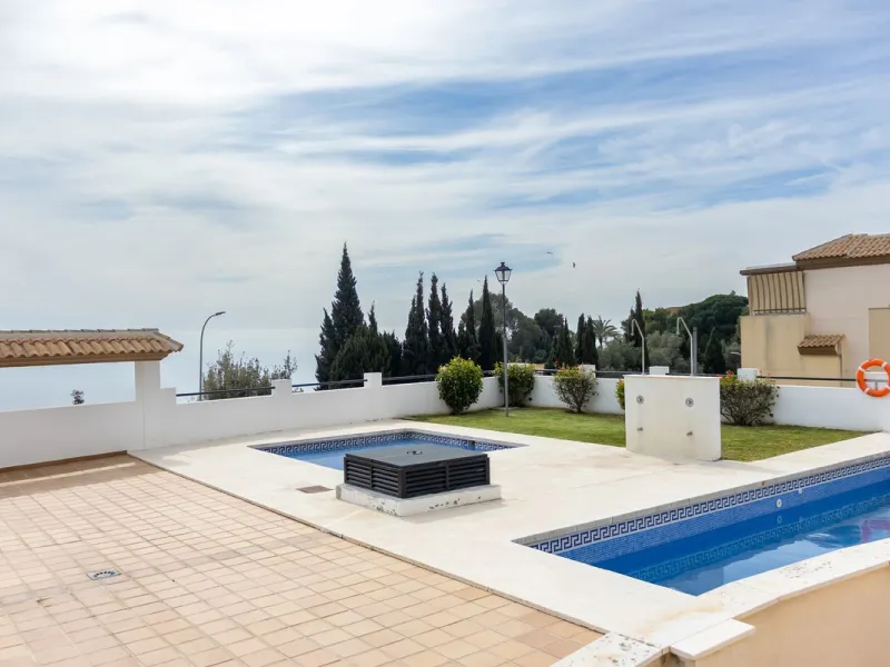 Spectacular Home with Sea Views, 2 Parking Spaces, and Private Office next to the Benalmádena Stupa