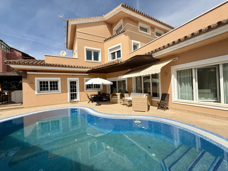 Exclusive Independent Villa in Playamar: Your Luxury Seaside Haven