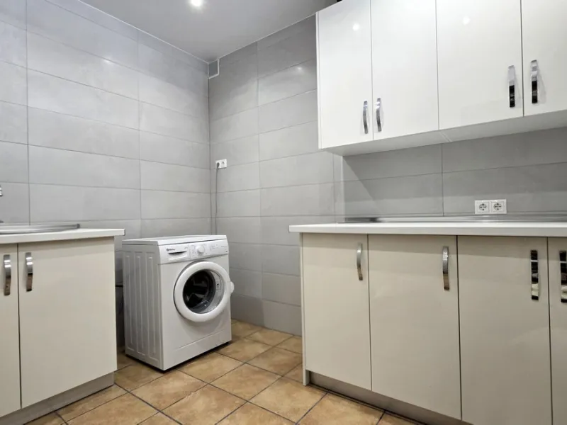 JUST ON THE MARKET. INCREDIBLE DETATCHED VILLA  WITH MODERN SKANDANAVIAN STYLE DESIGN. EXCLUSIVE  URBANISATION IN CERROS DE AGUILA. ONLY € 995,000. BARGAIN.
