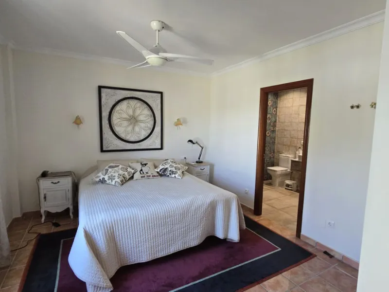 JUST ON THE MARKET. INCREDIBLE DETATCHED VILLA  WITH MODERN SKANDANAVIAN STYLE DESIGN. EXCLUSIVE  URBANISATION IN CERROS DE AGUILA. ONLY € 995,000. BARGAIN.