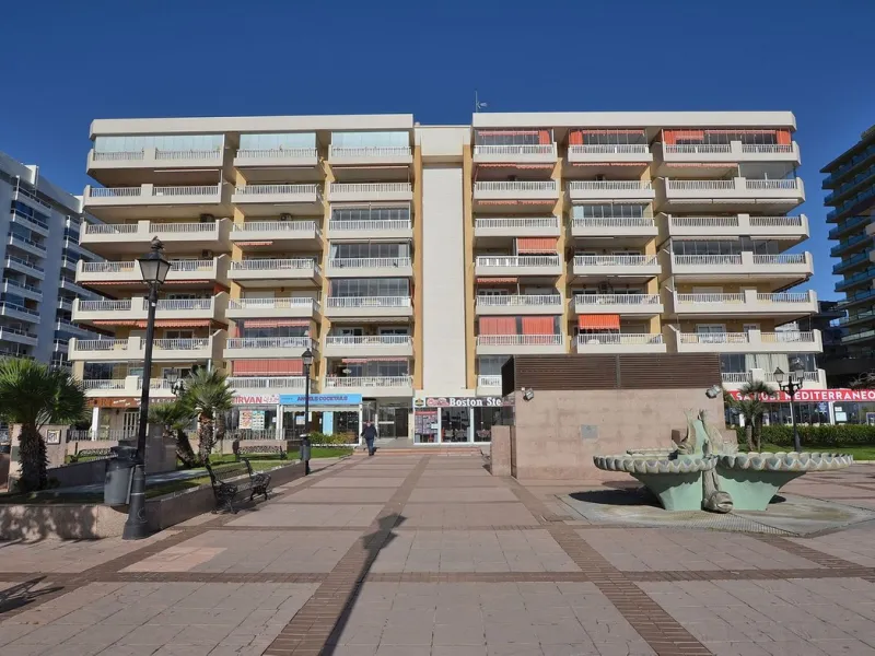 Apartment - Middle Floor Apartment в продаже в Fuengirola, Málaga. В доме 1 спален и 1 ванных комнат. Площадь дома 45 м²
