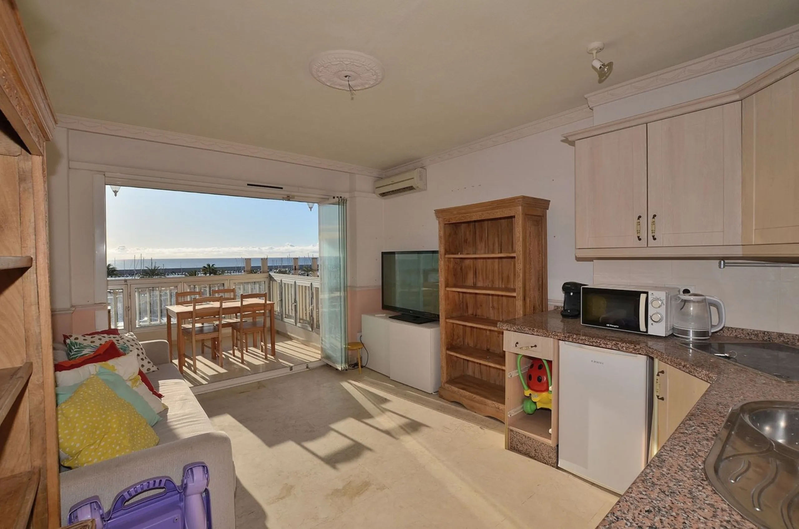 Apartment - Middle Floor Apartment в продаже в Fuengirola, Málaga. В доме 1 спален и 1 ванных комнат. Площадь дома 45 м²