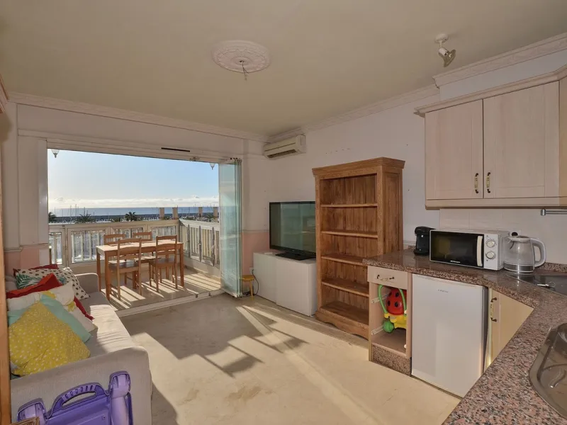 Apartment - Middle Floor Apartment в продаже в Fuengirola, Málaga. В доме 1 спален и 1 ванных комнат. Площадь дома 45 м²