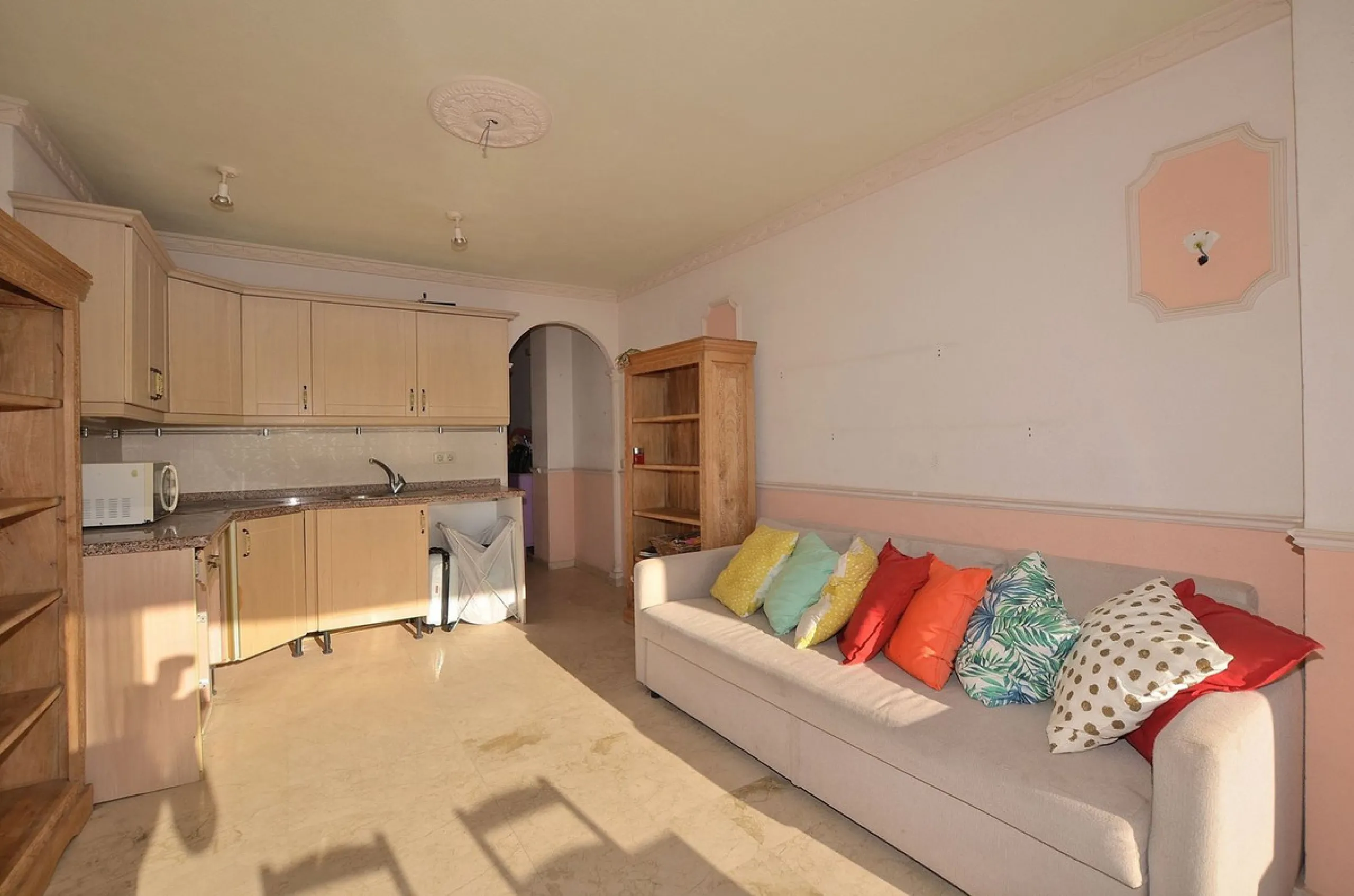 Apartment - Middle Floor Apartment в продаже в Fuengirola, Málaga. В доме 1 спален и 1 ванных комнат. Площадь дома 45 м²