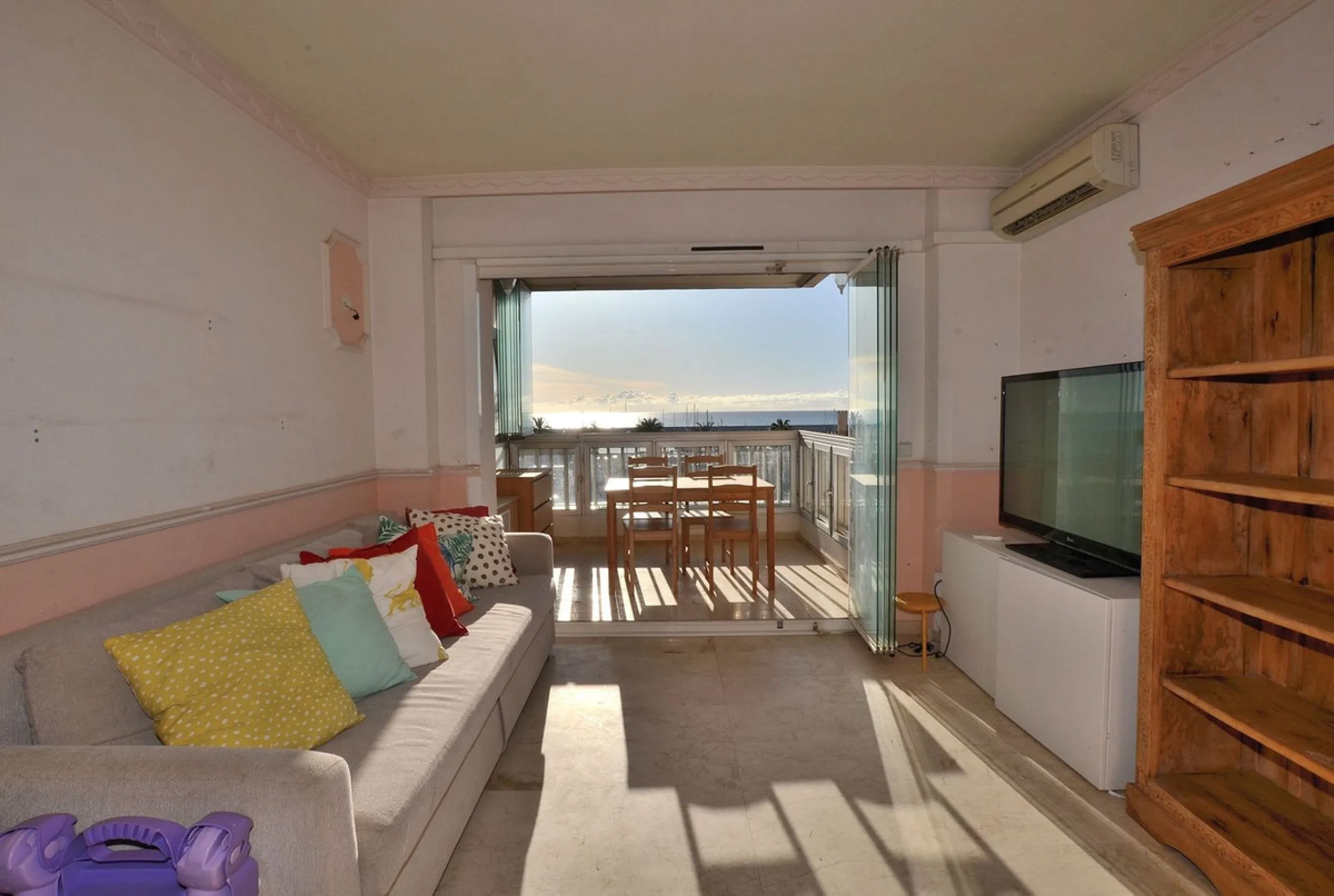 Apartment - Middle Floor Apartment в продаже в Fuengirola, Málaga. В доме 1 спален и 1 ванных комнат. Площадь дома 45 м²