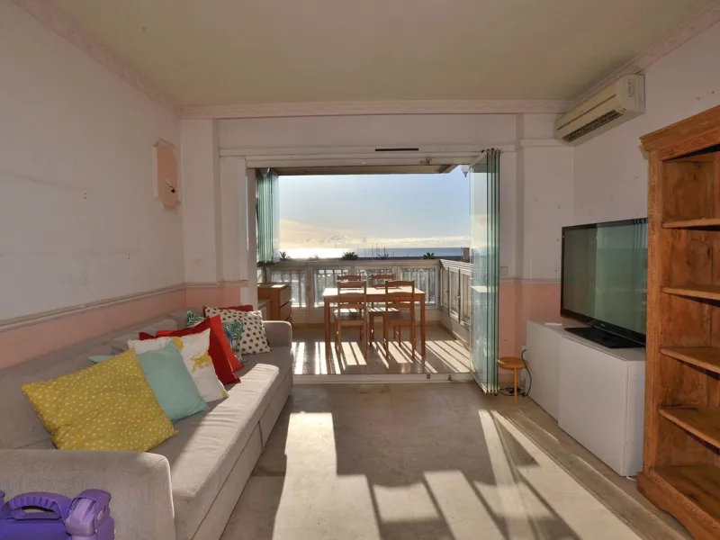 Apartment - Middle Floor Apartment в продаже в Fuengirola, Málaga. В доме 1 спален и 1 ванных комнат. Площадь дома 45 м²