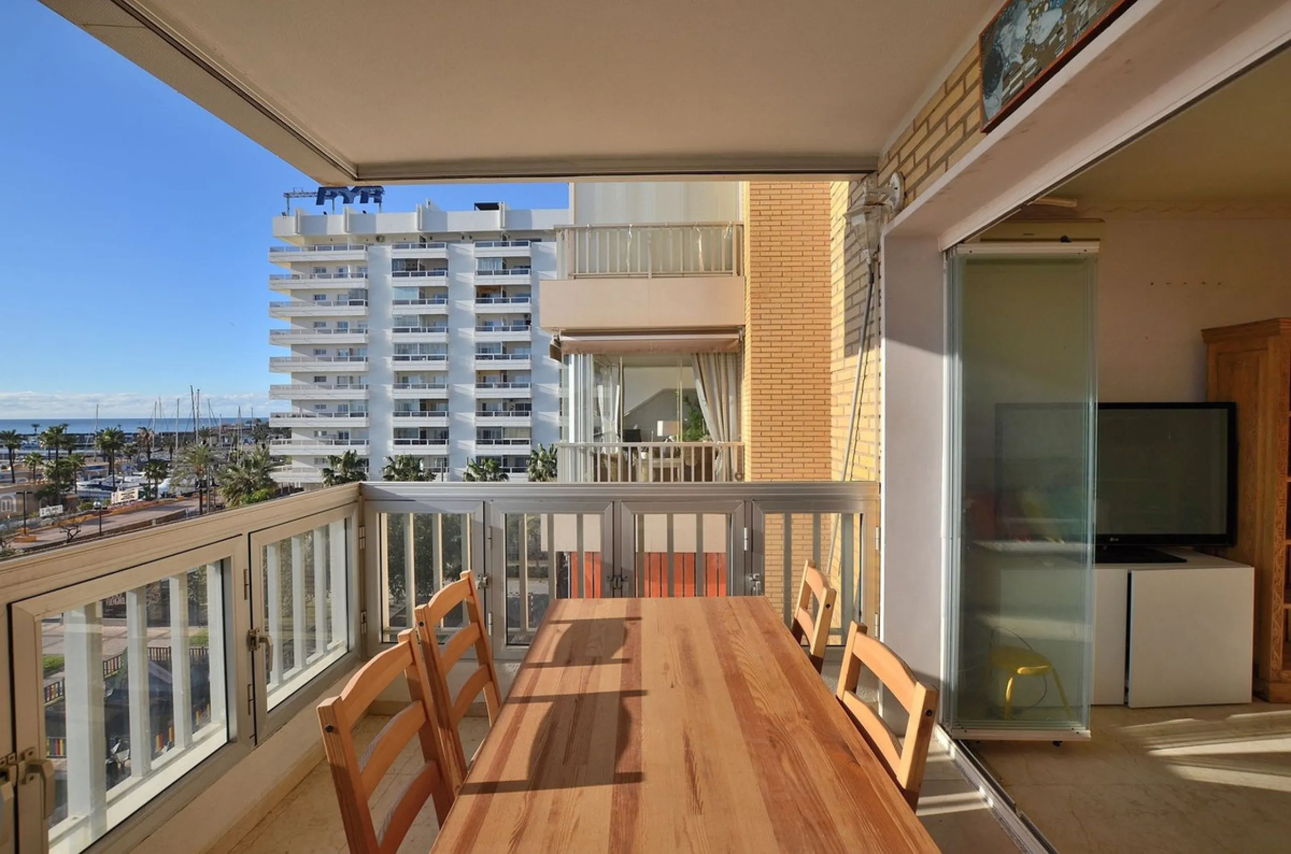 Apartment - Middle Floor Apartment в продаже в Fuengirola, Málaga. В доме 1 спален и 1 ванных комнат. Площадь дома 45 м²