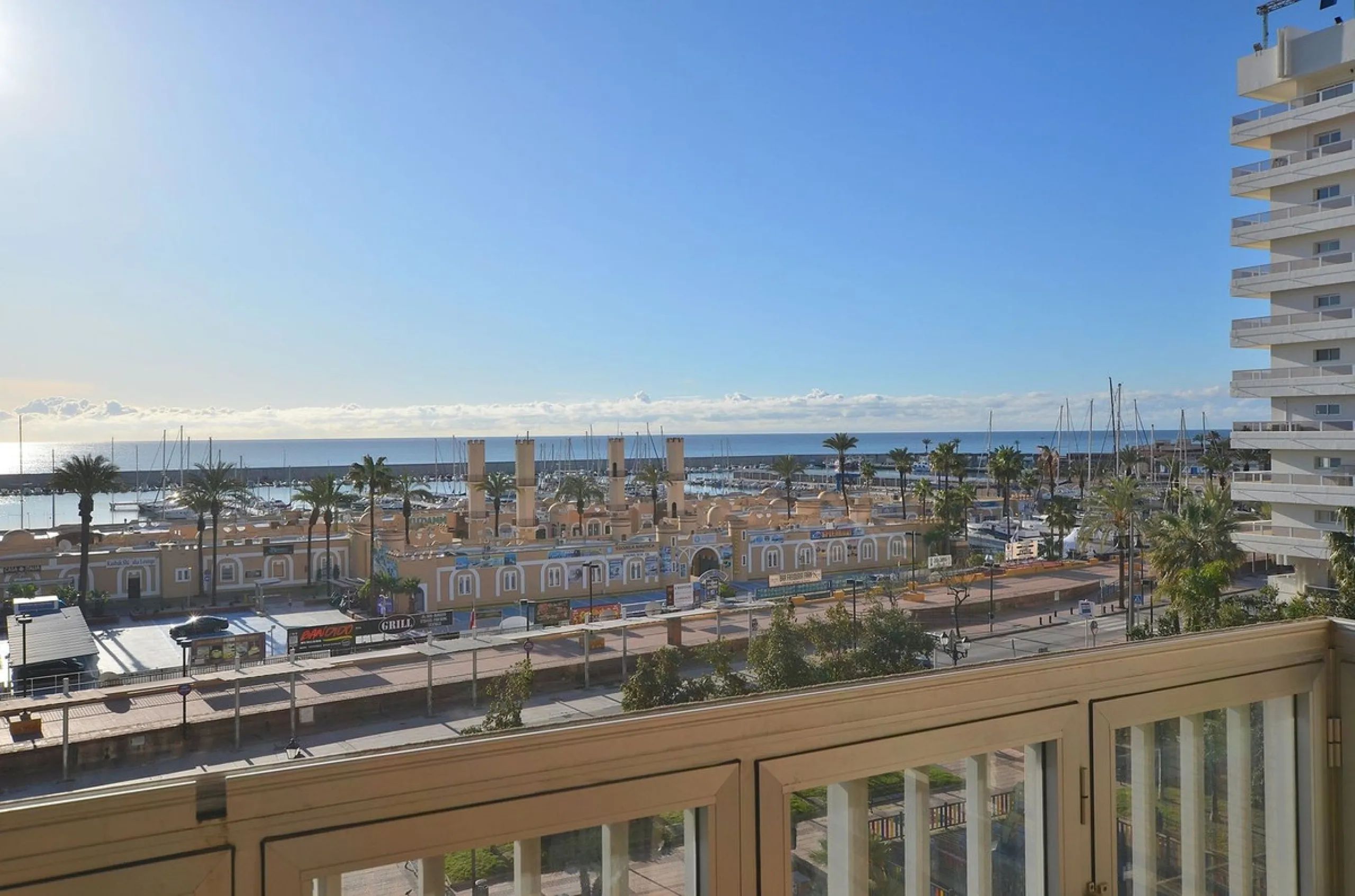 Apartment - Middle Floor Apartment в продаже в Fuengirola, Málaga. В доме 1 спален и 1 ванных комнат. Площадь дома 45 м²