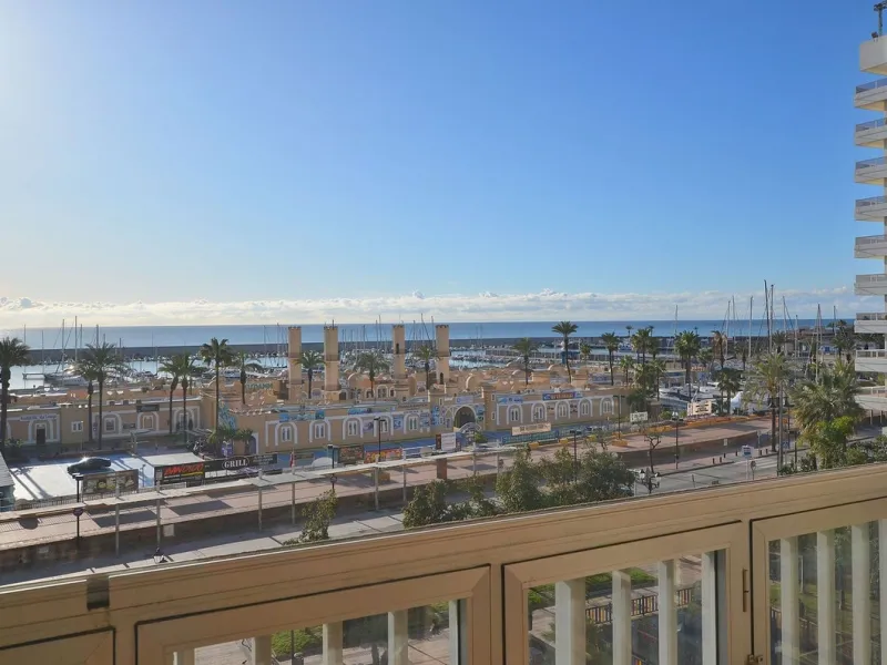 Apartment - Middle Floor Apartment в продаже в Fuengirola, Málaga. В доме 1 спален и 1 ванных комнат. Площадь дома 45 м²