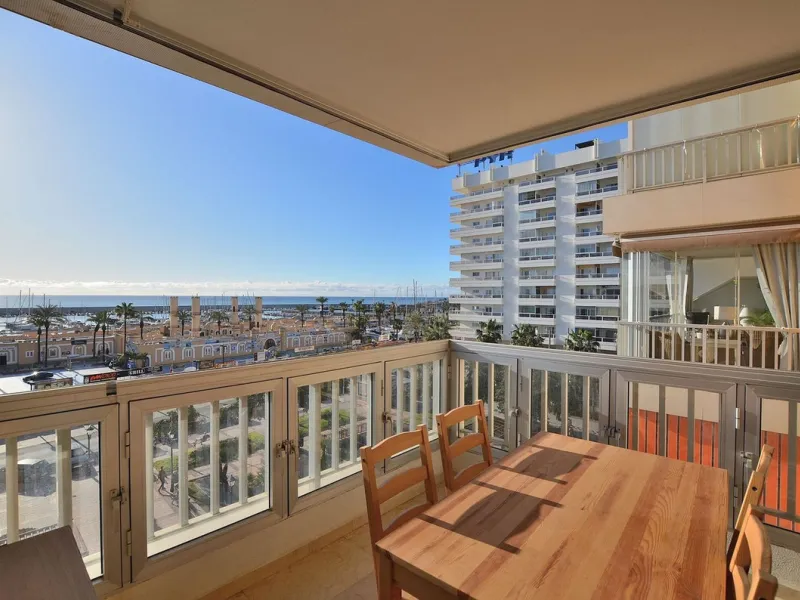 Apartment - Middle Floor Apartment в продаже в Fuengirola, Málaga. В доме 1 спален и 1 ванных комнат. Площадь дома 45 м²