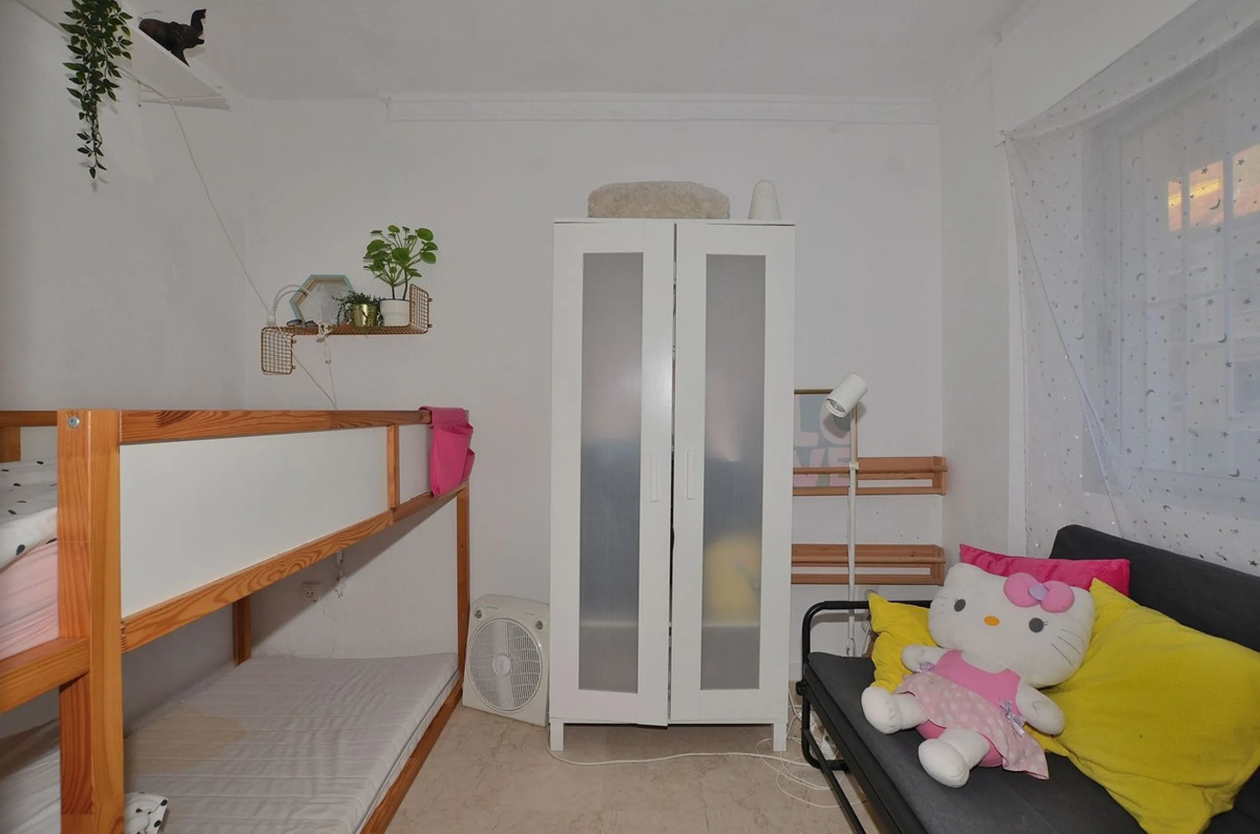 Apartment - Middle Floor Apartment в продаже в Fuengirola, Málaga. В доме 1 спален и 1 ванных комнат. Площадь дома 45 м²