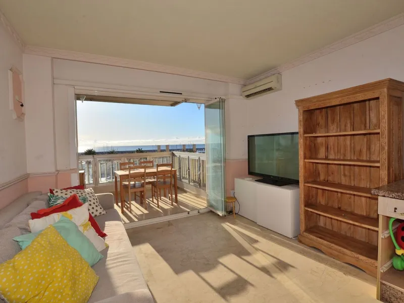 Apartment - Middle Floor Apartment в продаже в Fuengirola, Málaga. В доме 1 спален и 1 ванных комнат. Площадь дома 45 м²