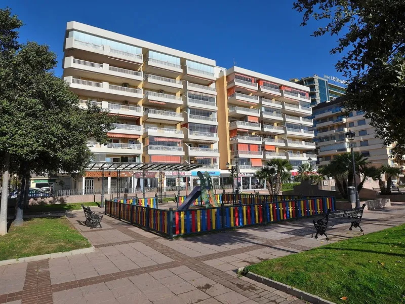 Apartment - Middle Floor Apartment в продаже в Fuengirola, Málaga. В доме 1 спален и 1 ванных комнат. Площадь дома 45 м²