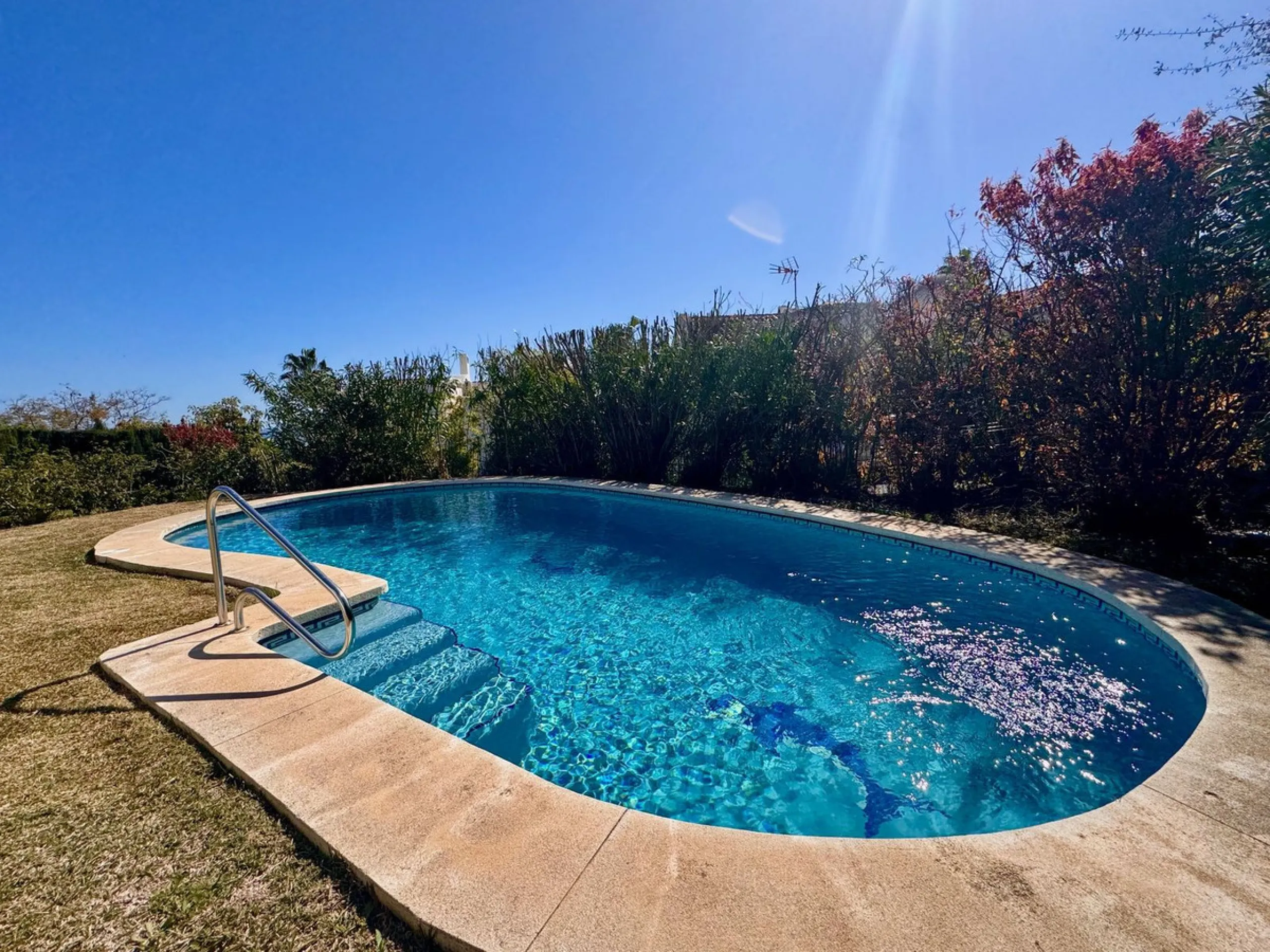 Rare Single-Level Villa with Sea Views in Prime Calahonda Location.