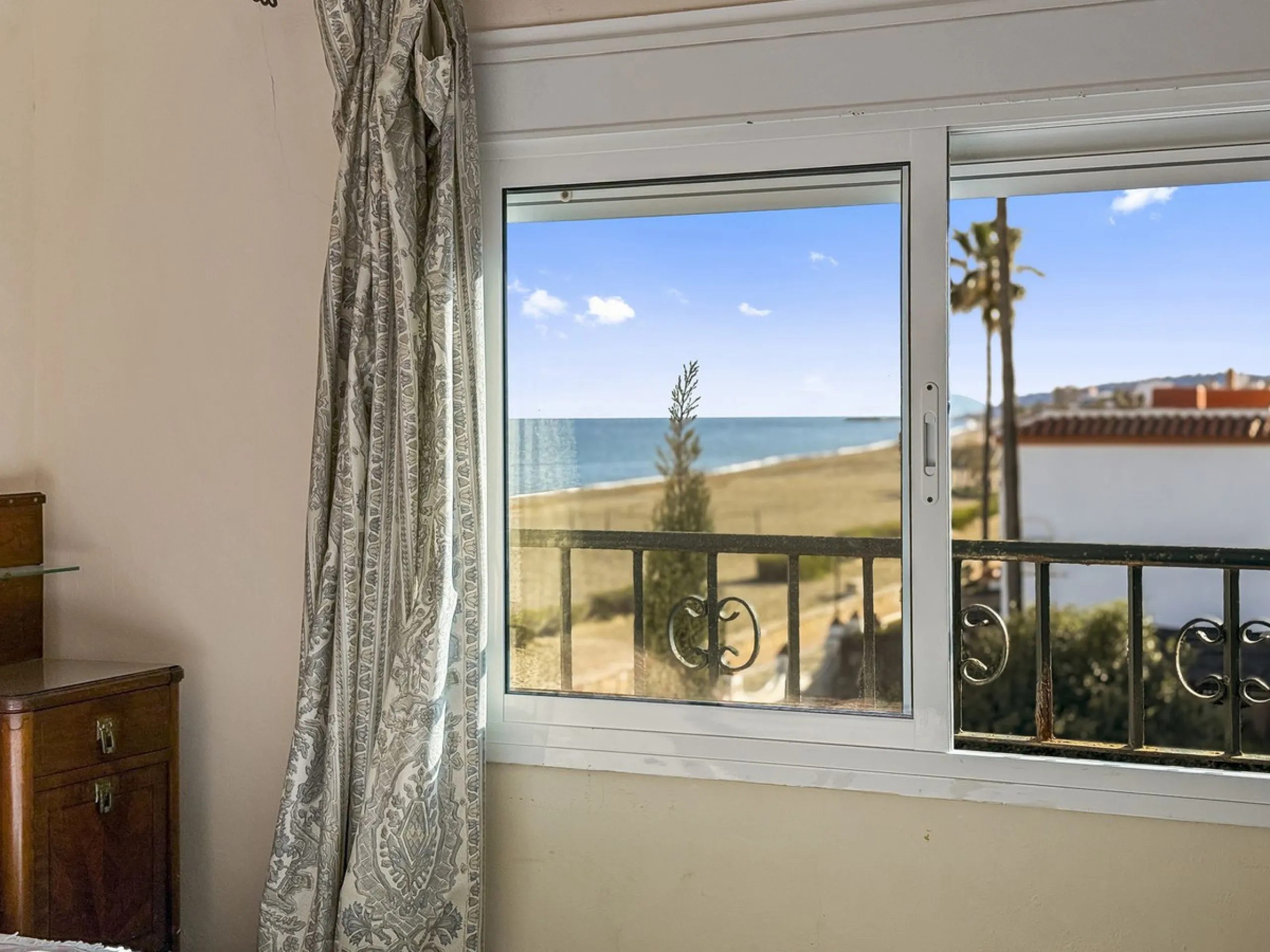 Spectacular Beachfront Townhouse in Marina de Casares