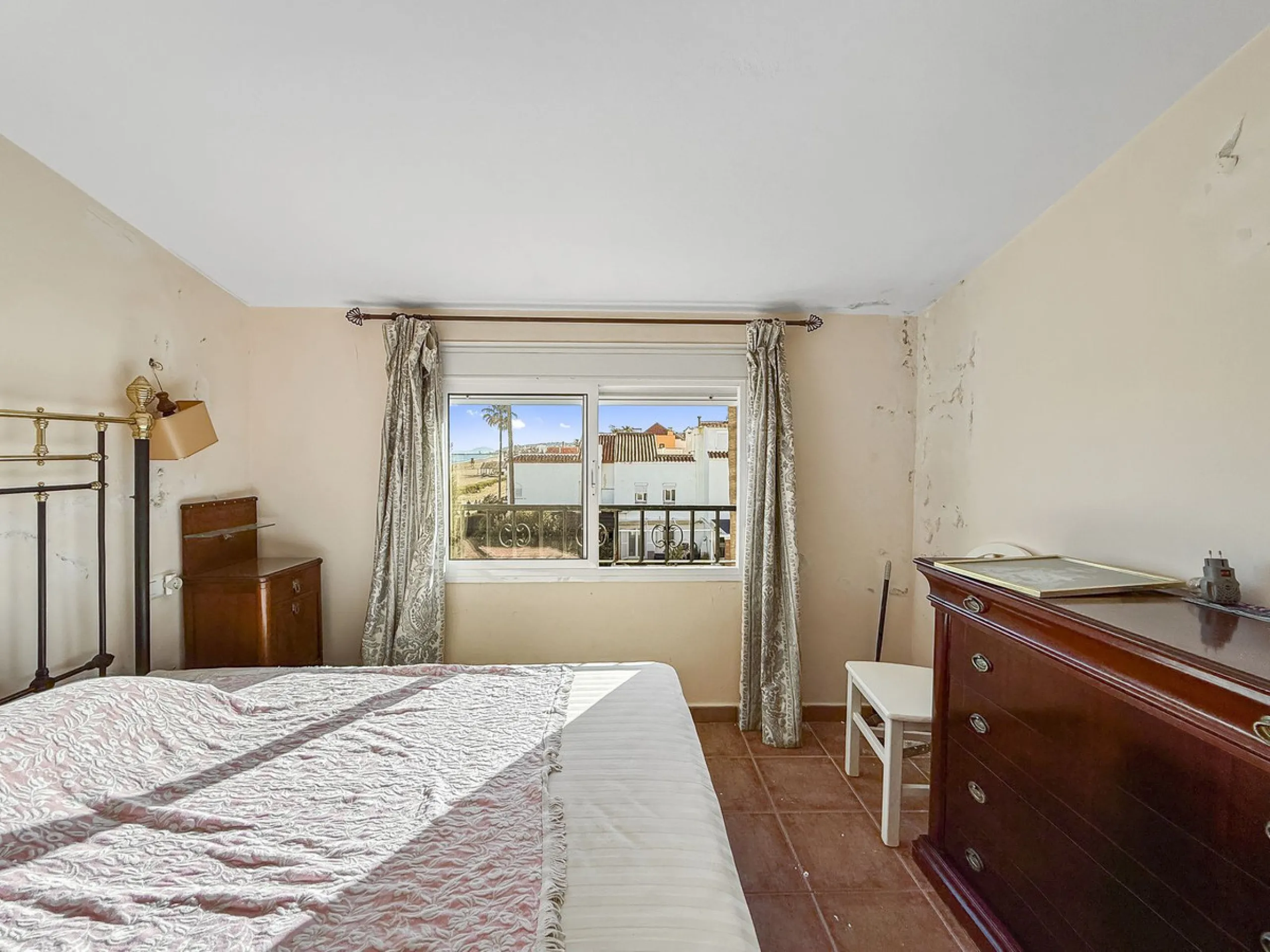 Spectacular Beachfront Townhouse in Marina de Casares