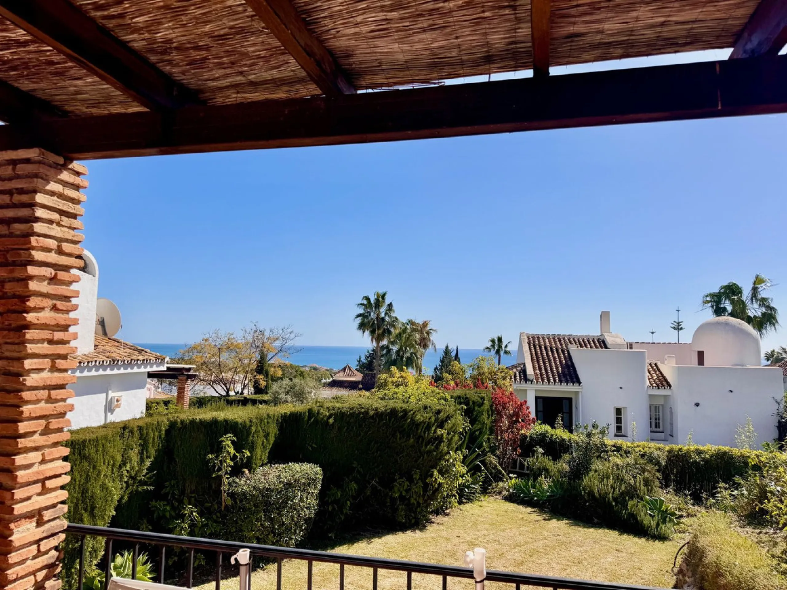 Rare Single-Level Villa with Sea Views in Prime Calahonda Location.