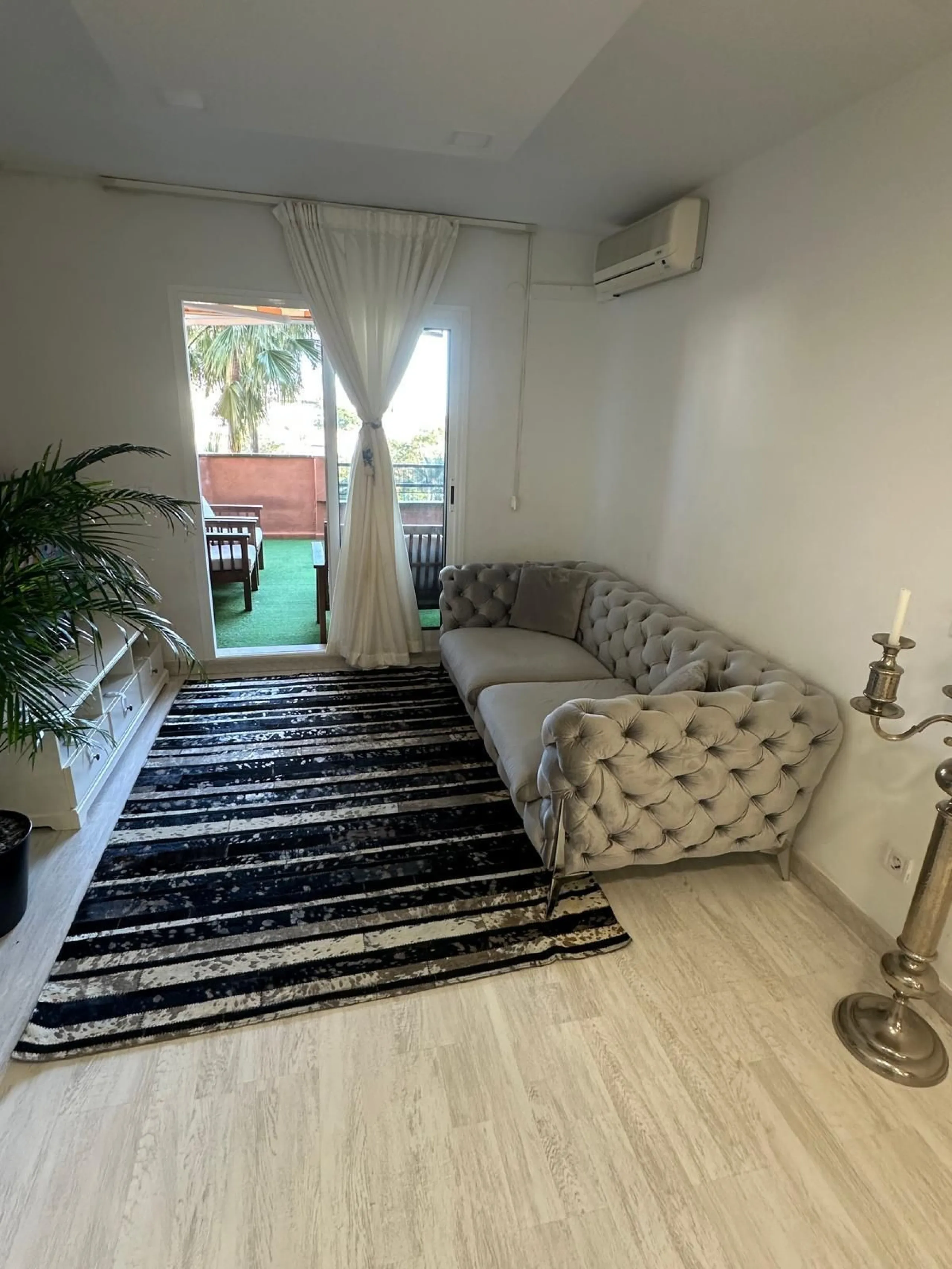 97 m²