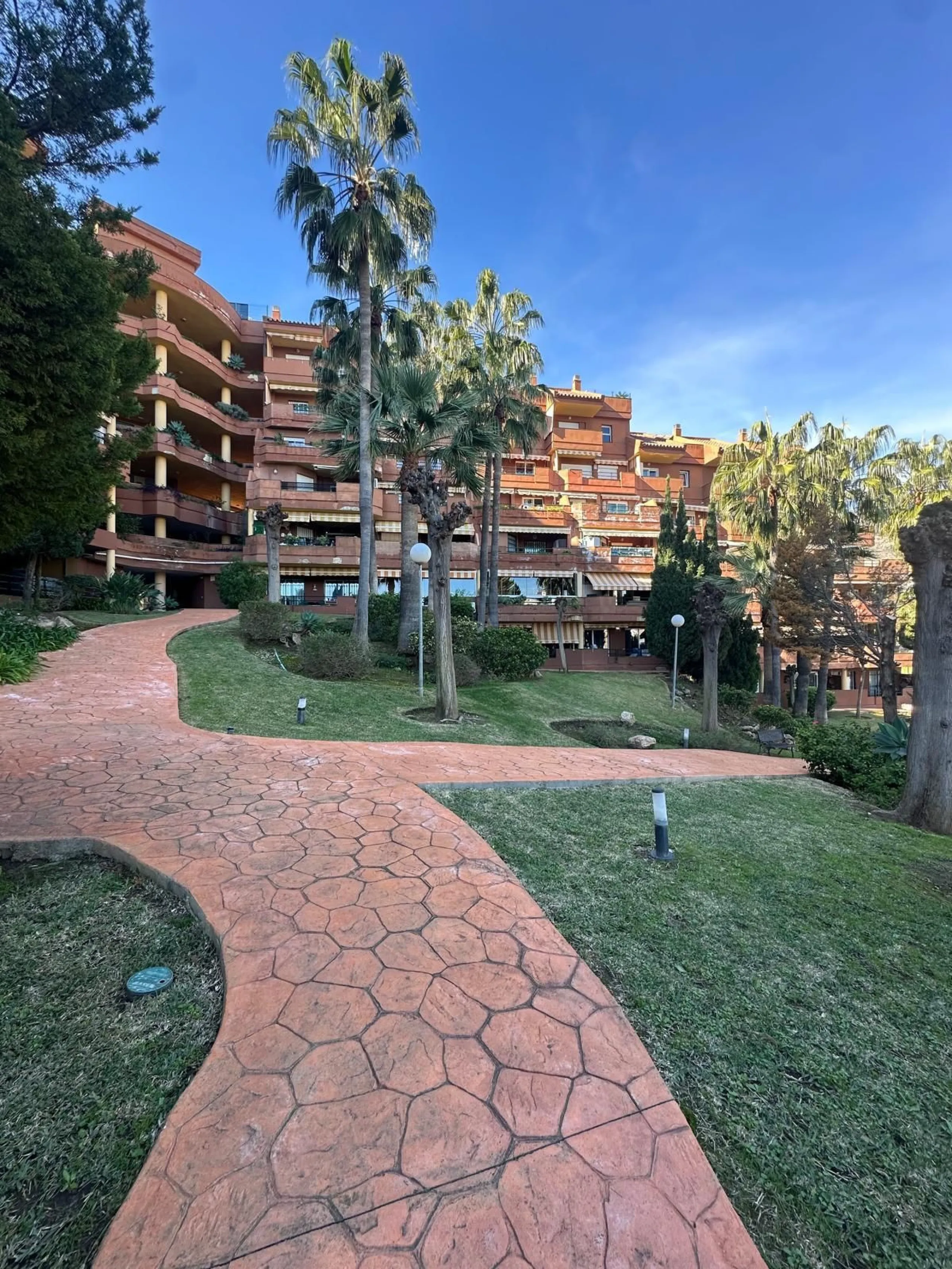 97 m²