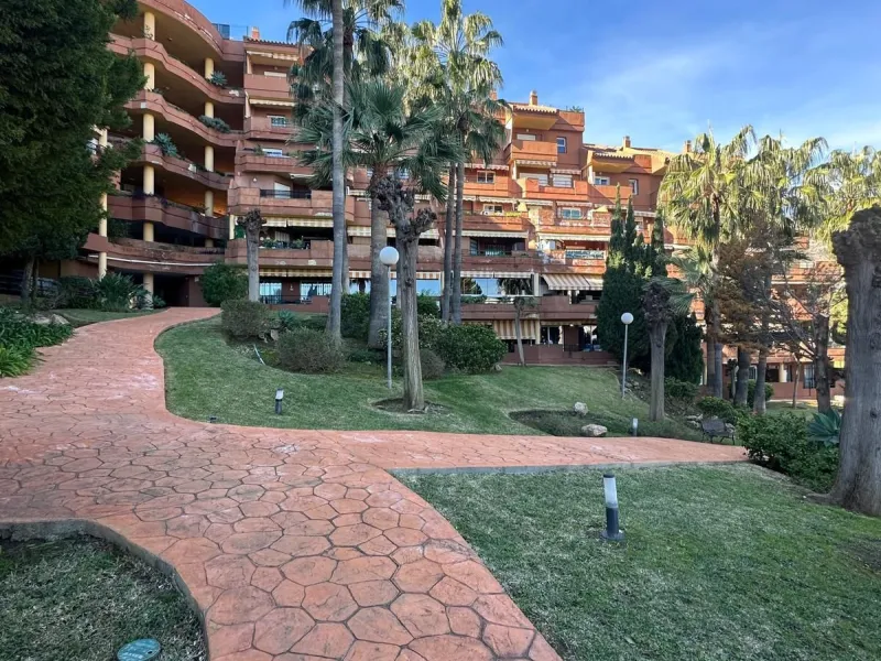 97 m²